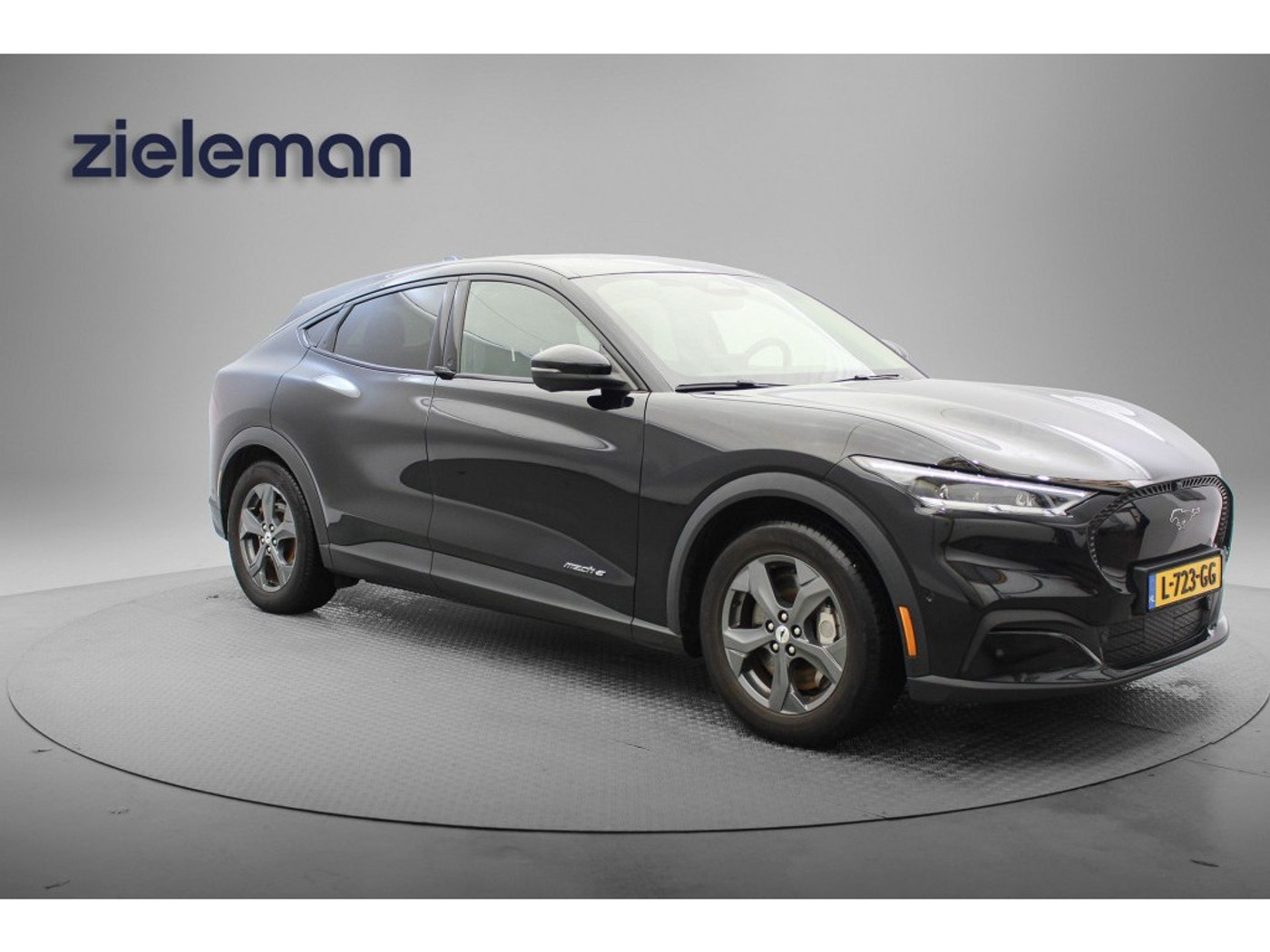 Ford Mustang Mach-e RWD 75 kWh 2021 - voorkant