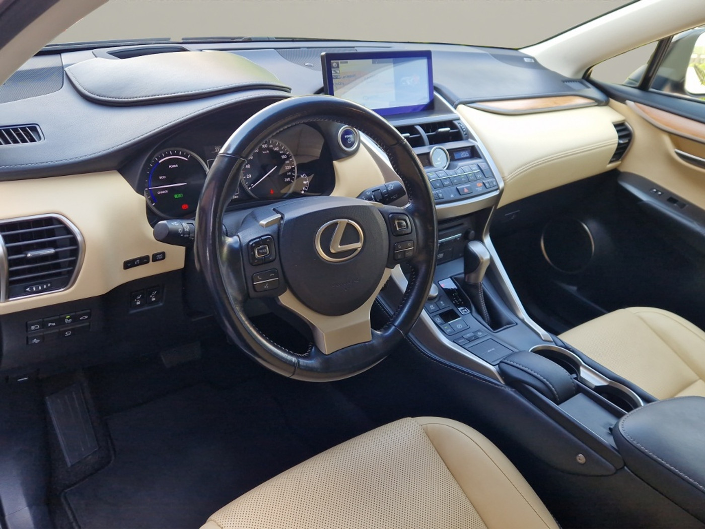 Foto van Lexus Lexus Nx300h