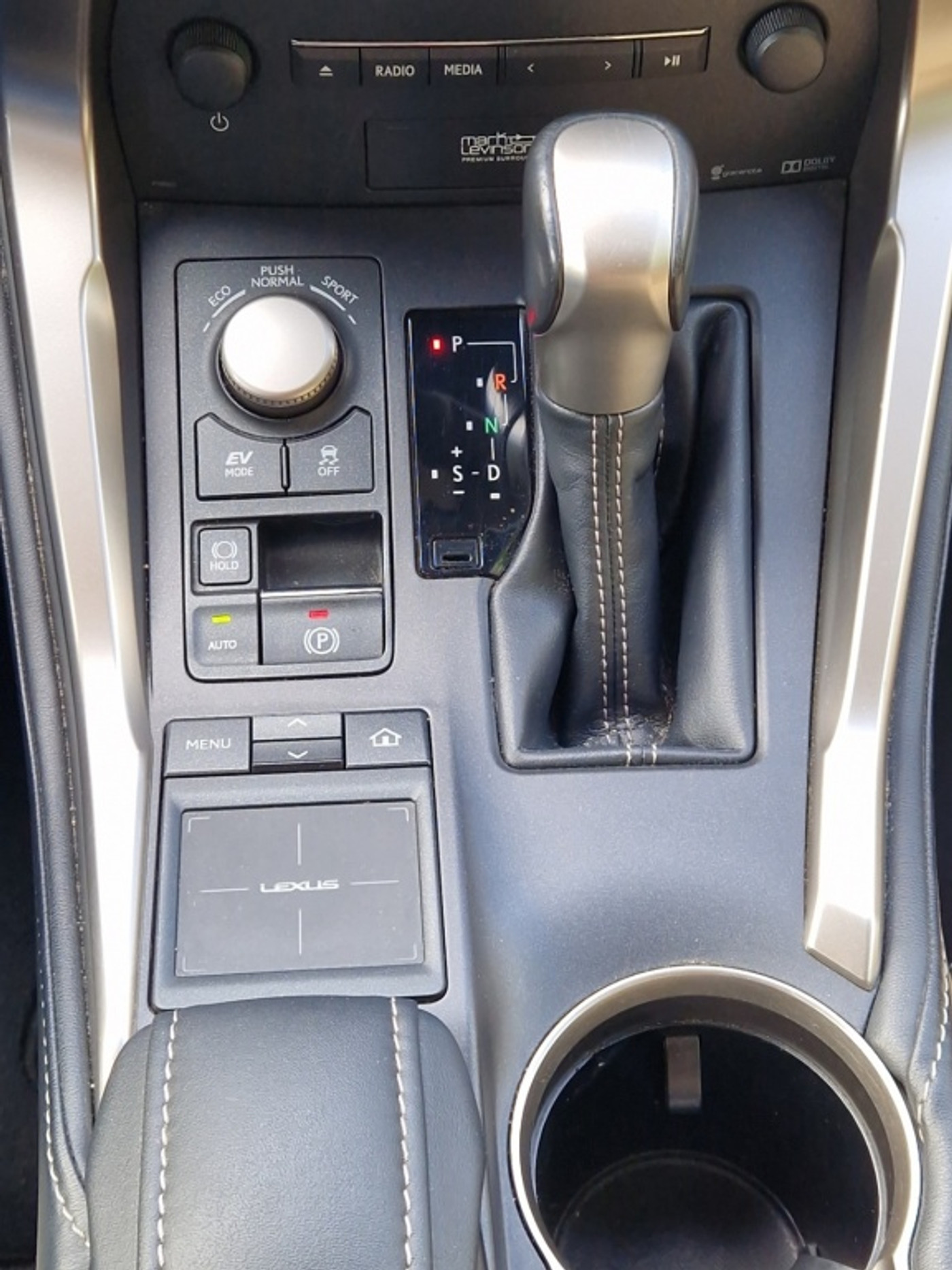 Foto van Lexus Lexus Nx300h