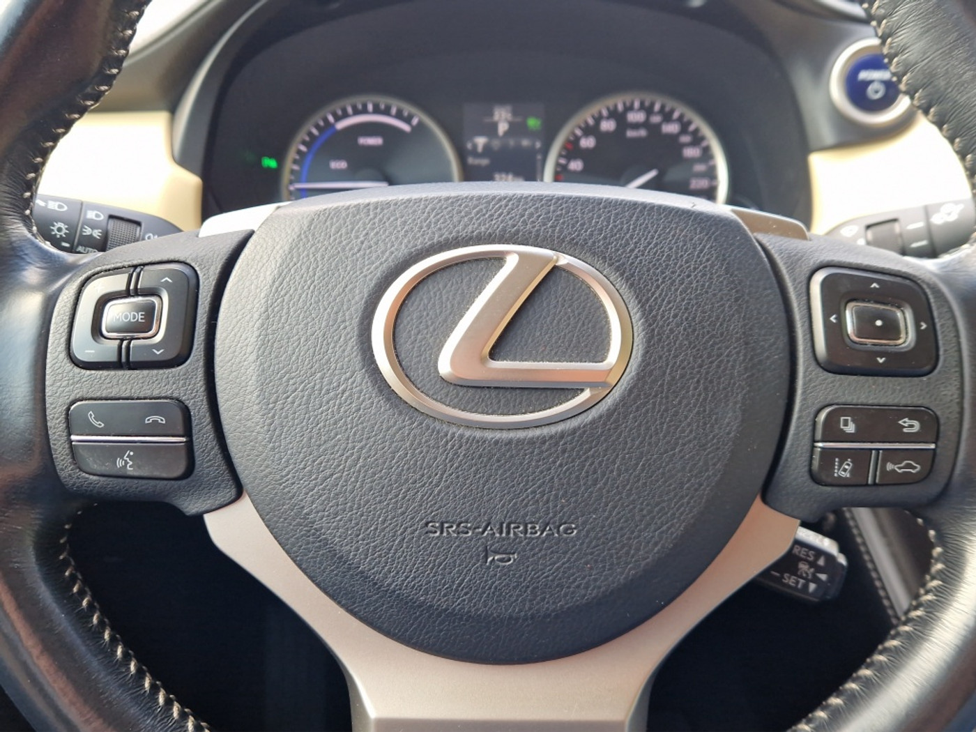 Foto van Lexus Lexus Nx300h