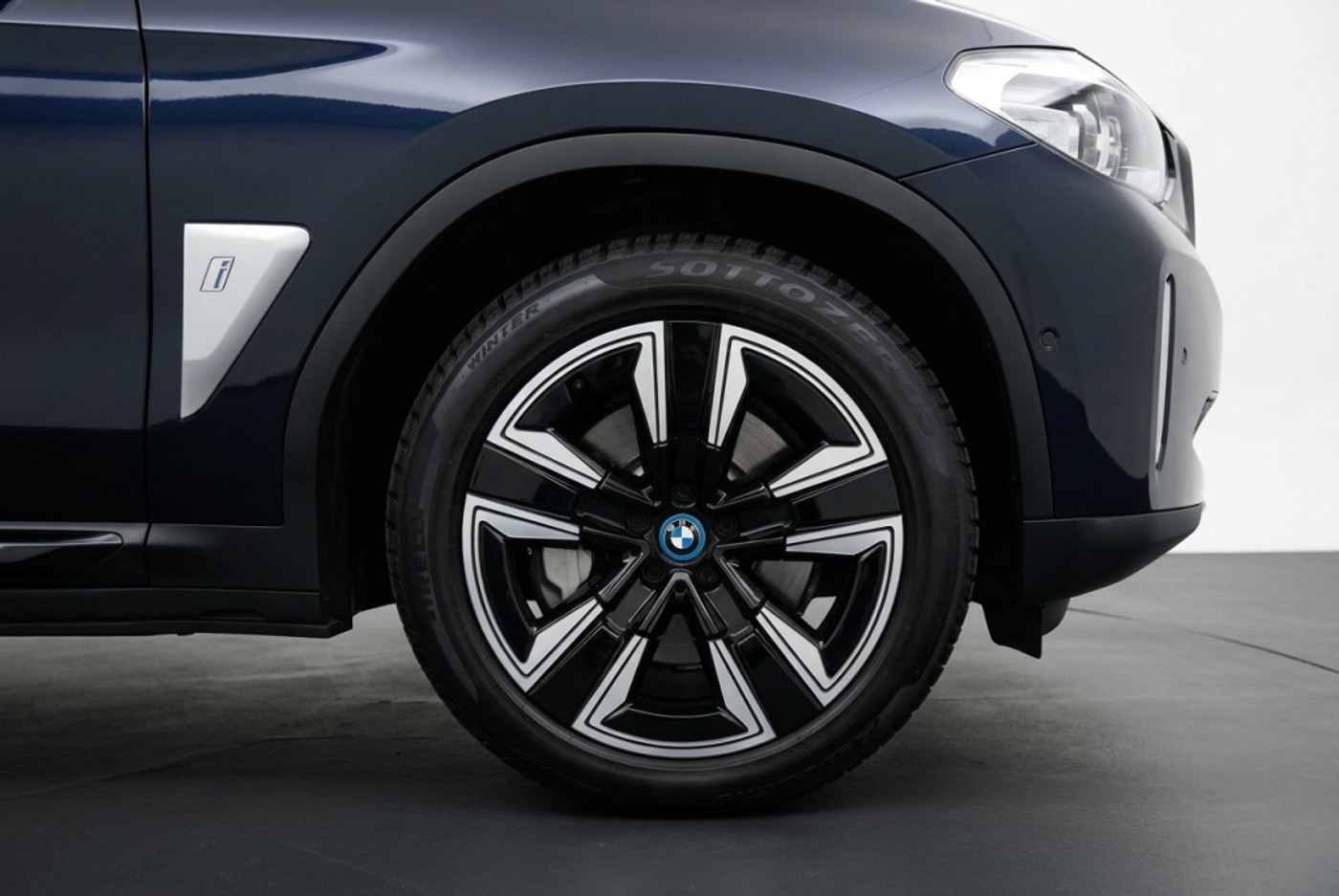 Foto van BMW Ix3