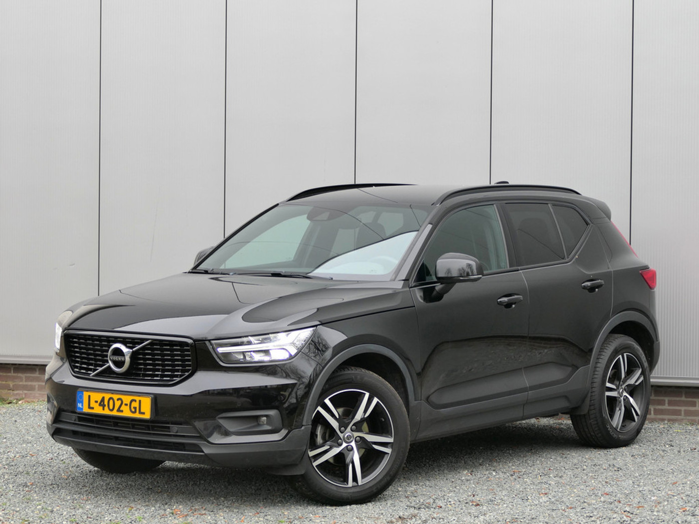 Volvo XC40 1.5 T2 AUT R-Design Camera / pilot assist / Stuurverwarming 2021 - voorkant