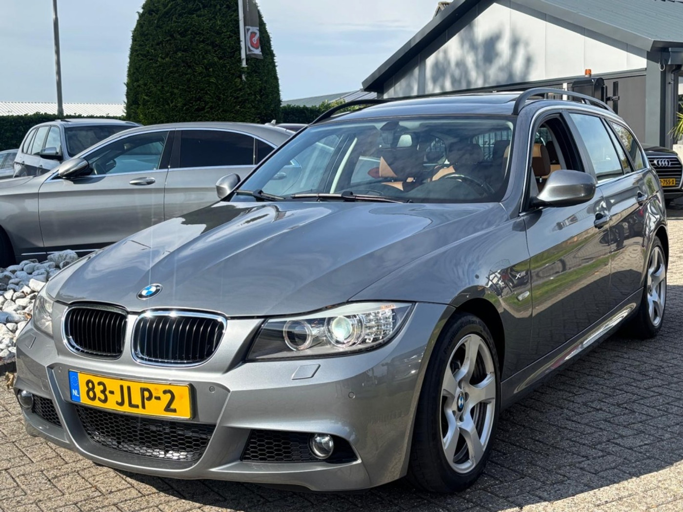 BMW 3er Reihe 325xi Aut M-Pakket 2009 Youngtimer Pano 325i 2009 - voorkant