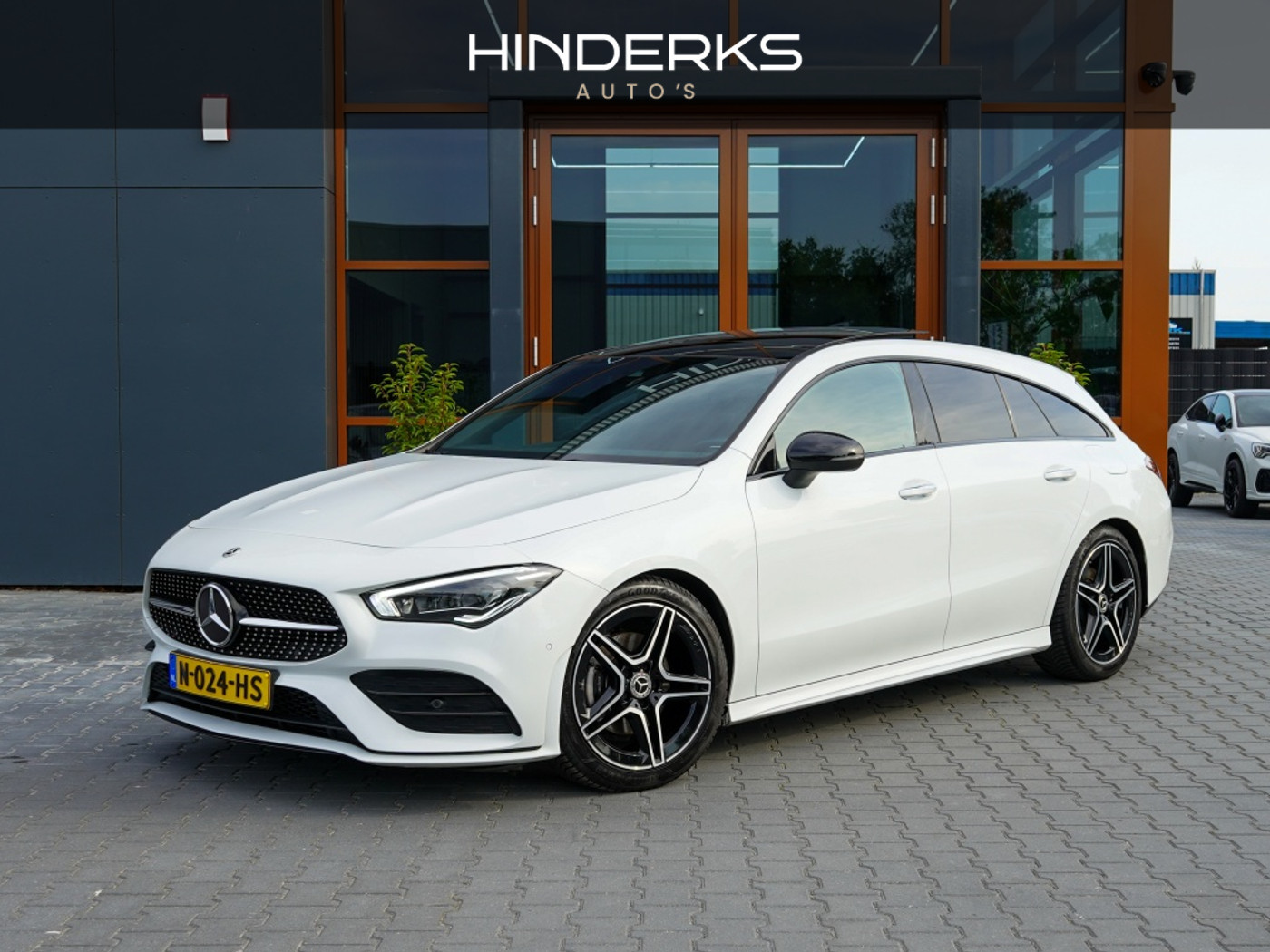 Mercedes-Benz Cla-klasse Shooting Brake 180 Business Solution AMG 2021 - voorkant