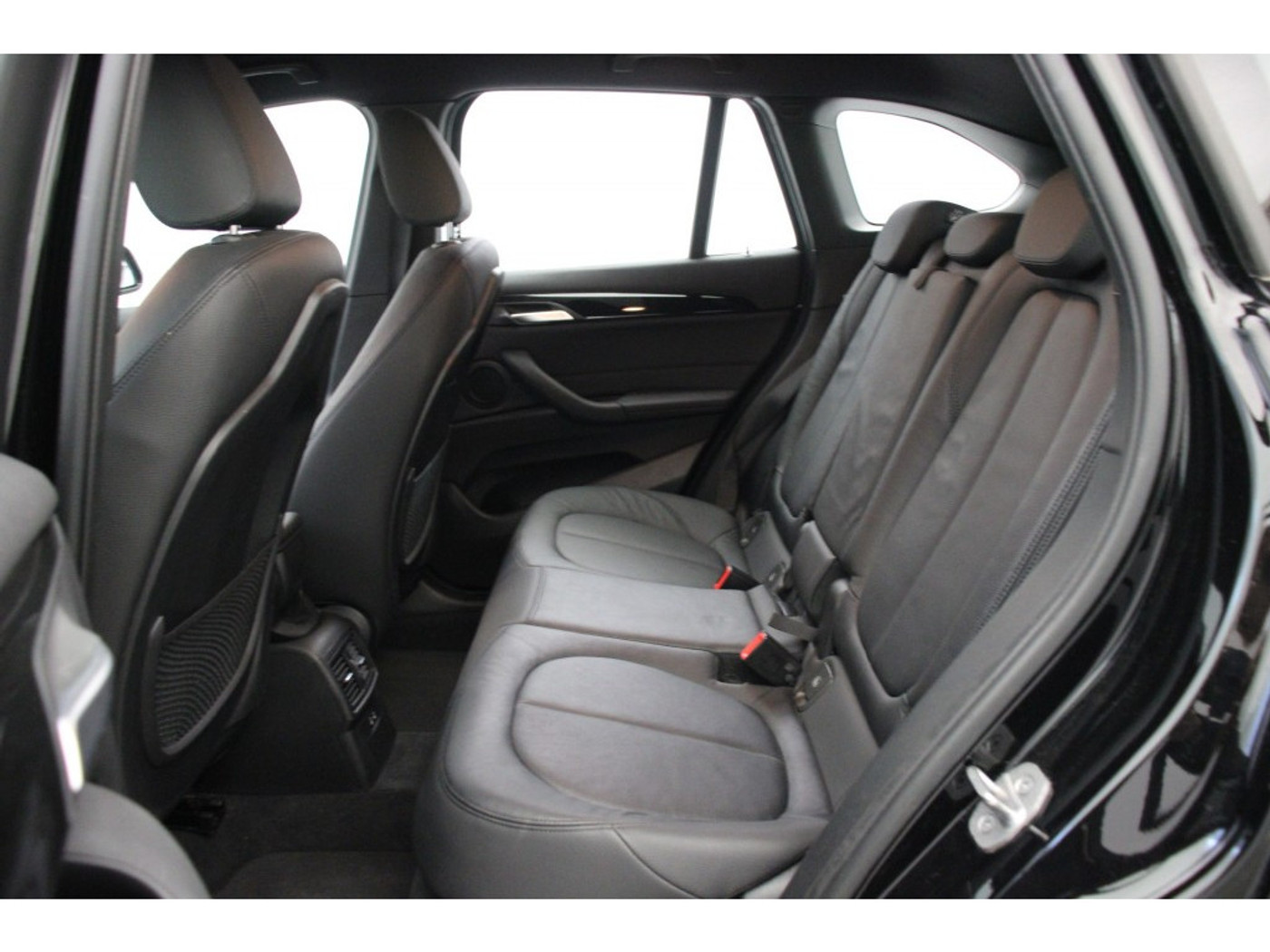 Foto van BMW X1 Xdrive25e