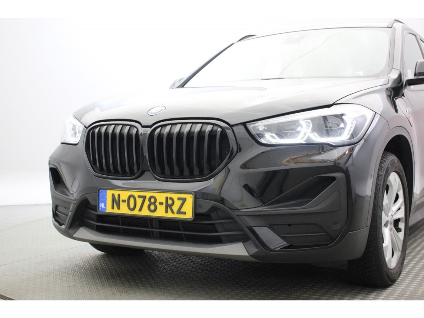Foto van BMW X1 Xdrive25e
