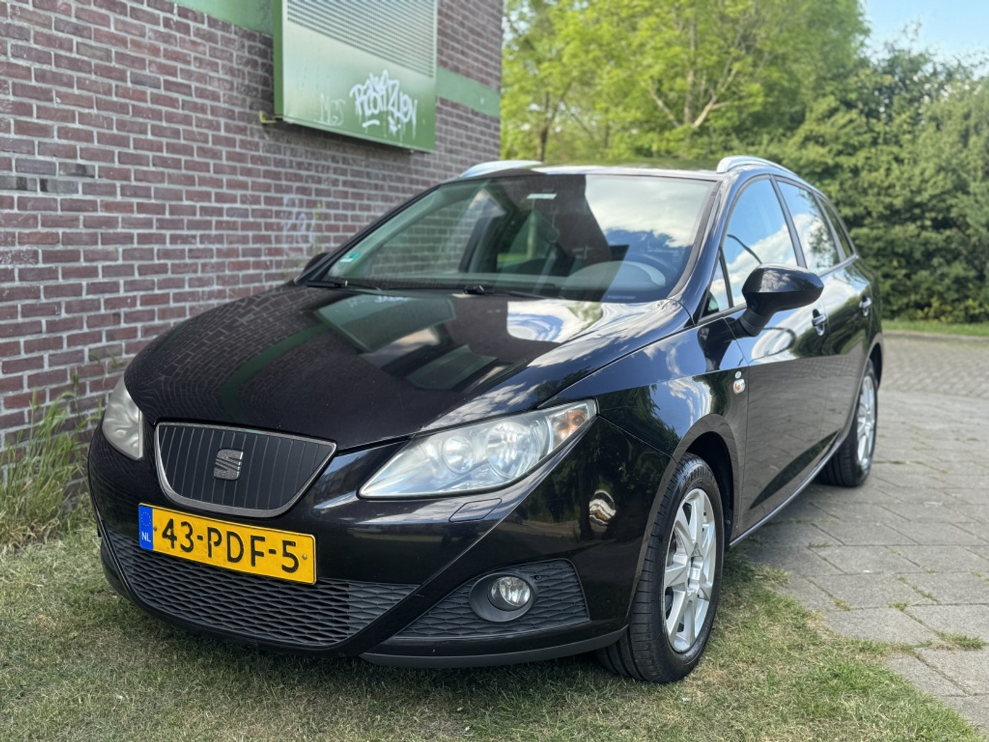 Seat Ibiza ST 1.2 TDI Style Ecomotive 2011 - voorkant