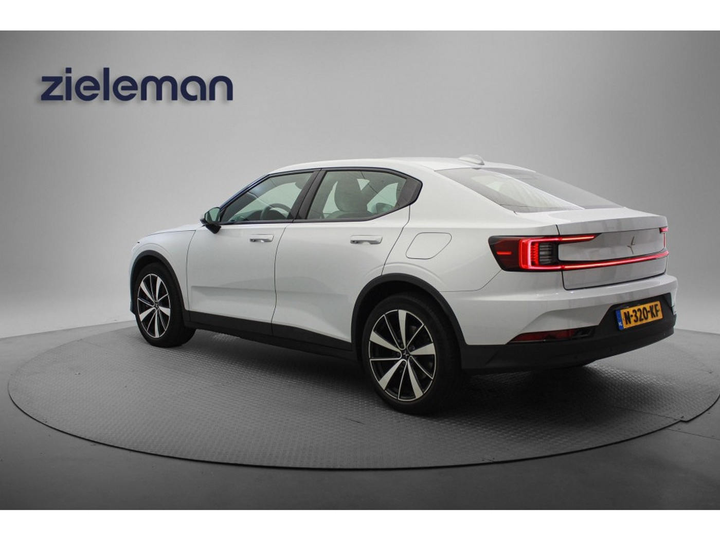 Foto van Polestar 2