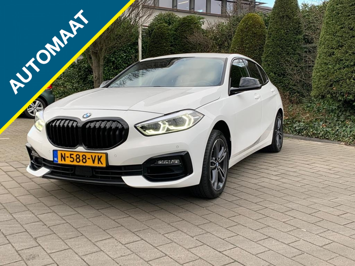 BMW 118i 118i High Exec 2020 - voorkant