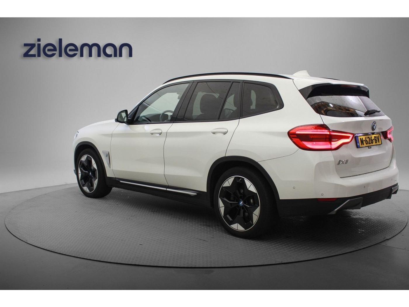 Foto van BMW Ix3
