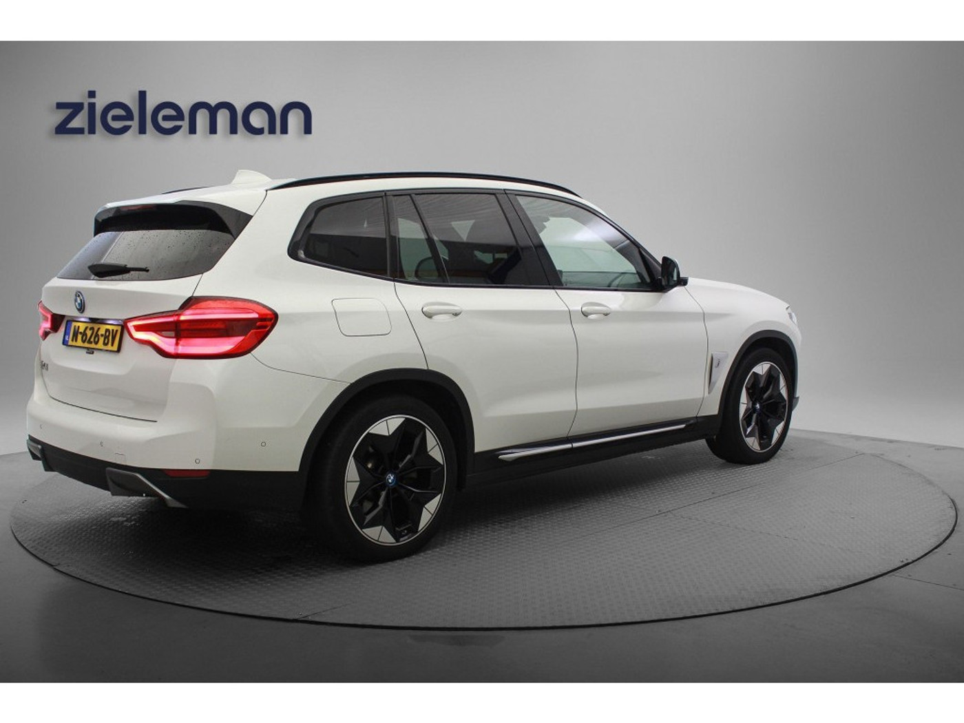 Foto van BMW Ix3