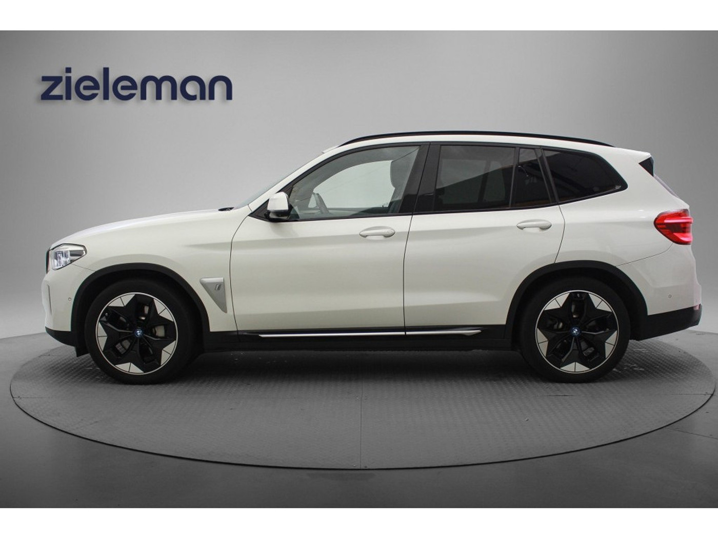 Foto van BMW Ix3