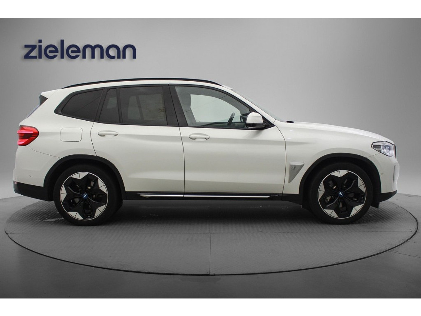 Foto van BMW Ix3
