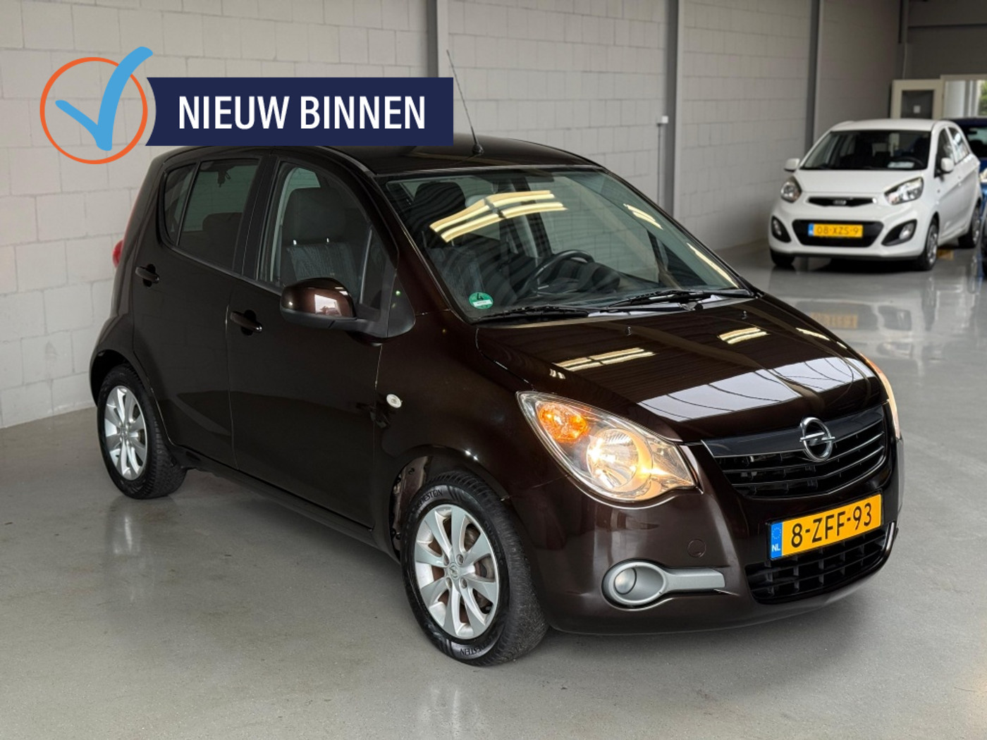 Opel Agila 1.0 Berlin 2014 - voorkant