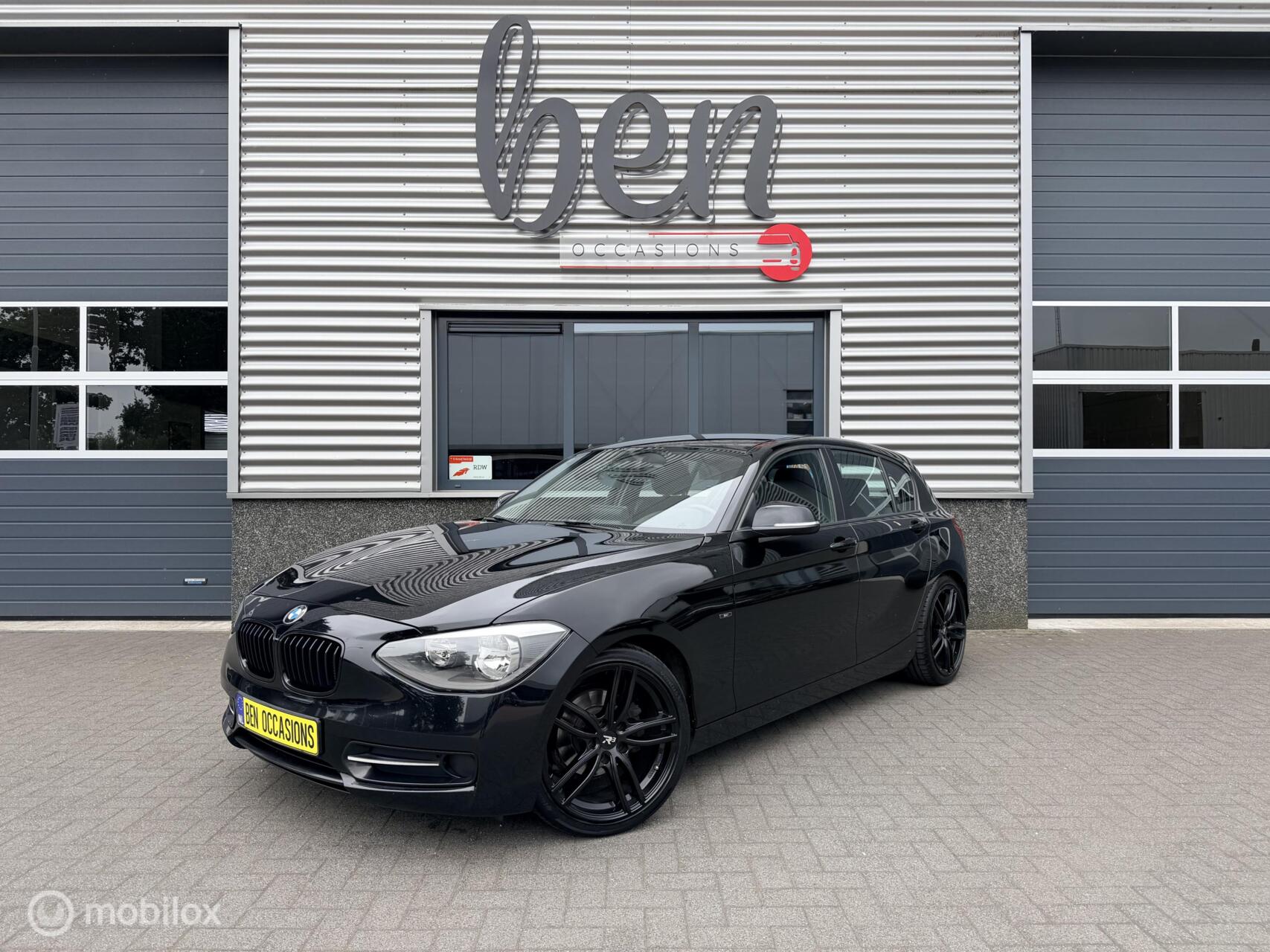 BMW 1er Reihe 114i Business+ CARPLAY 2012 - voorkant