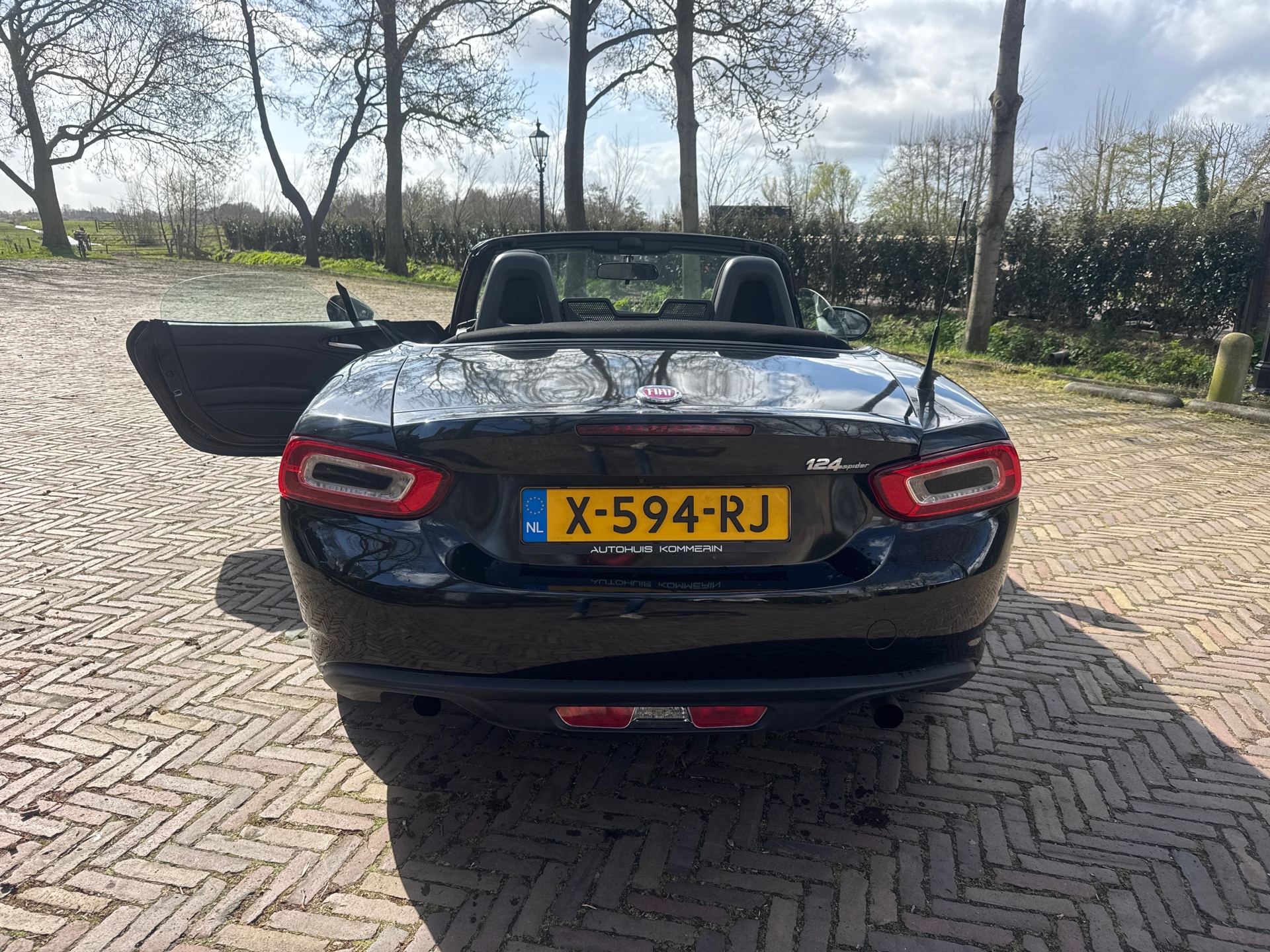 Foto van Fiat 124 Spider