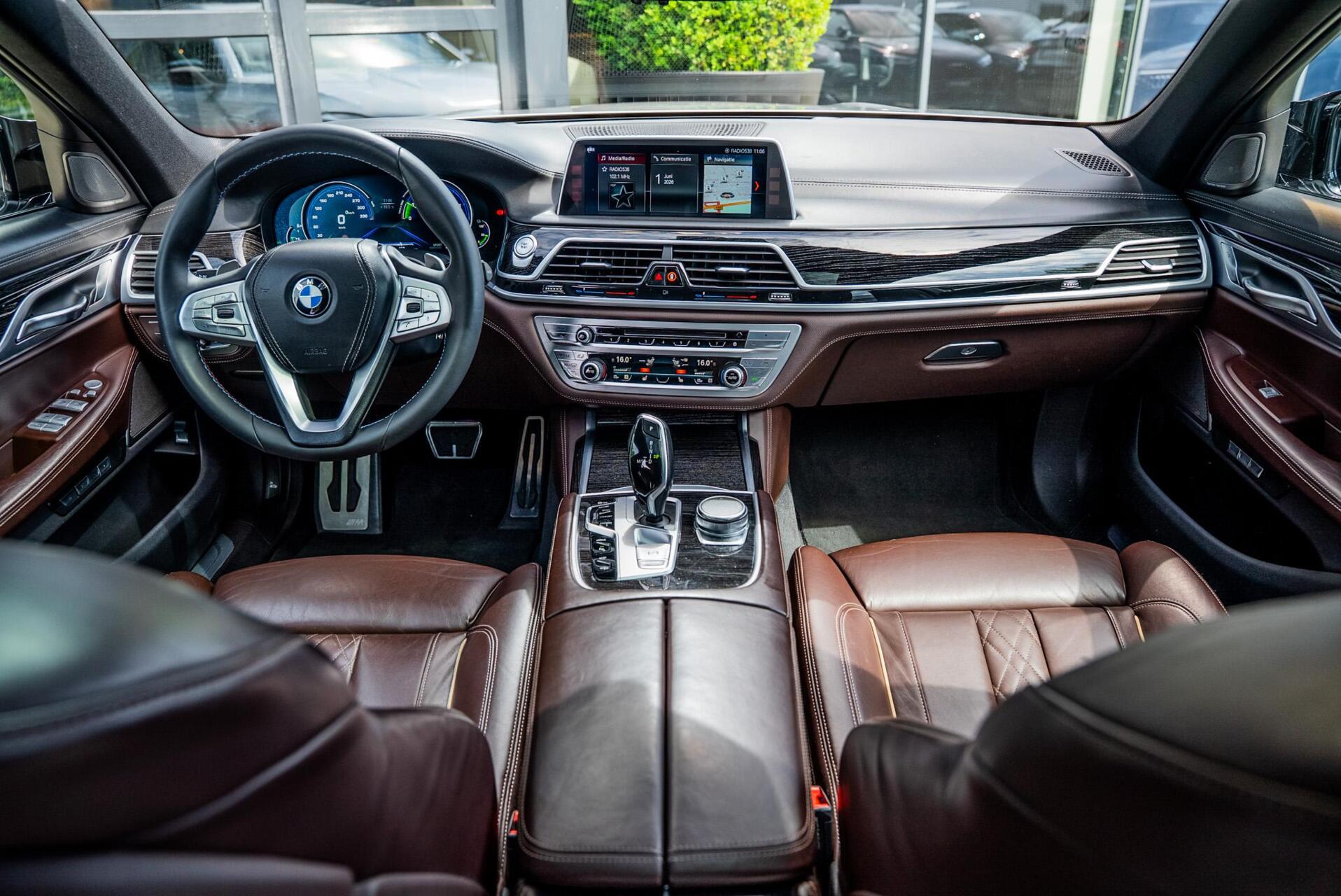 Foto van BMW 740e Iperformance