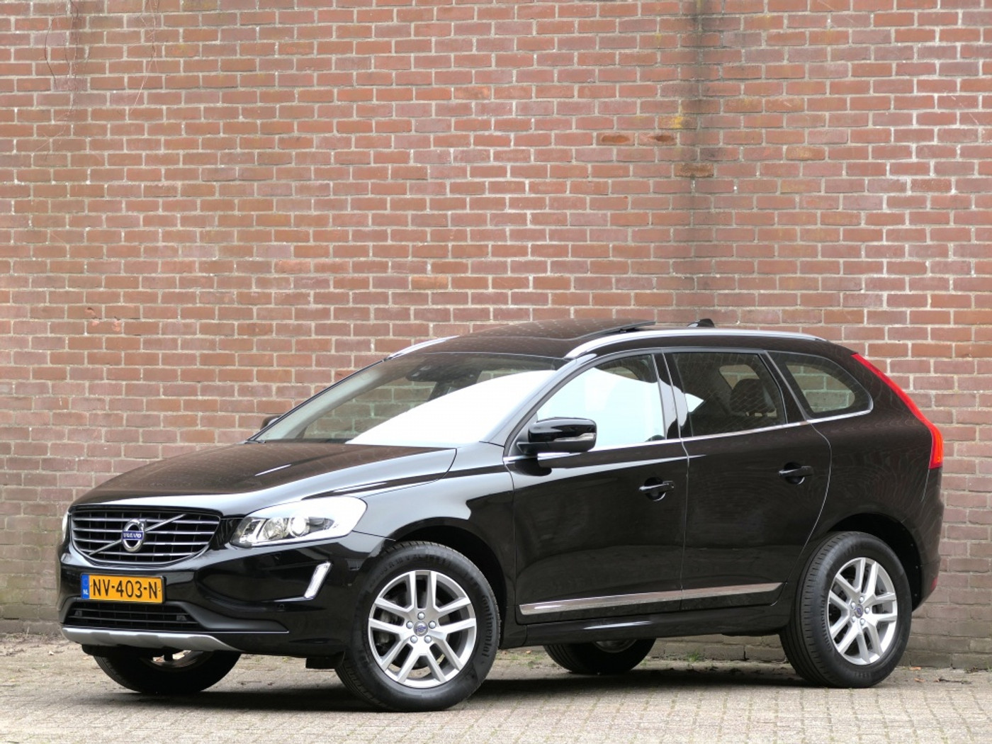Volvo Xc60 2.0 T5 FWD Polar+ 2017 - voorkant