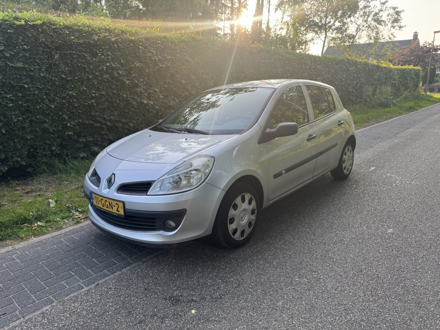 Renault Clio 1.2-16V Special Line 2008 - voorkant