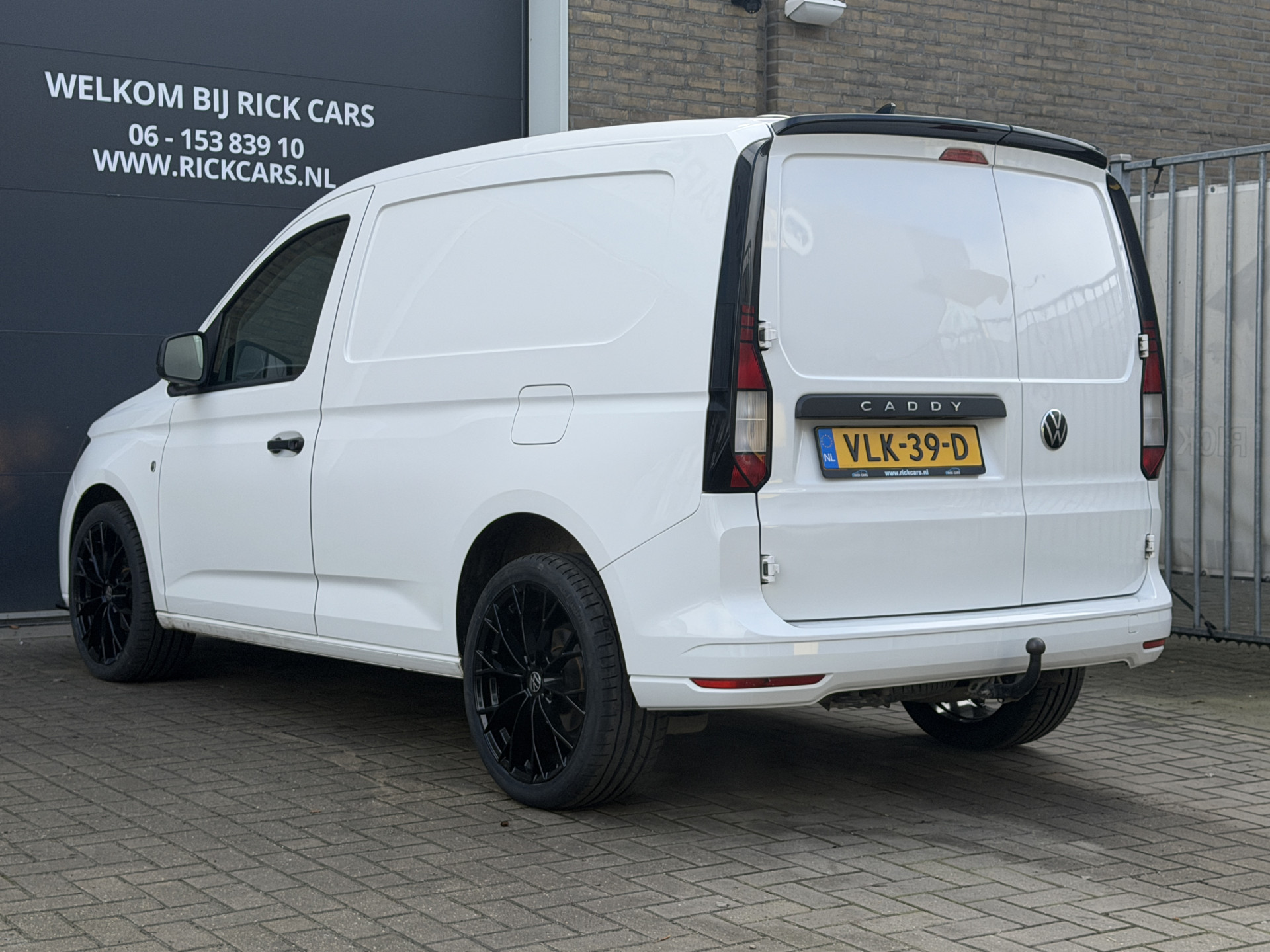 Foto van Volkswagen Caddy Modified Partition Wall