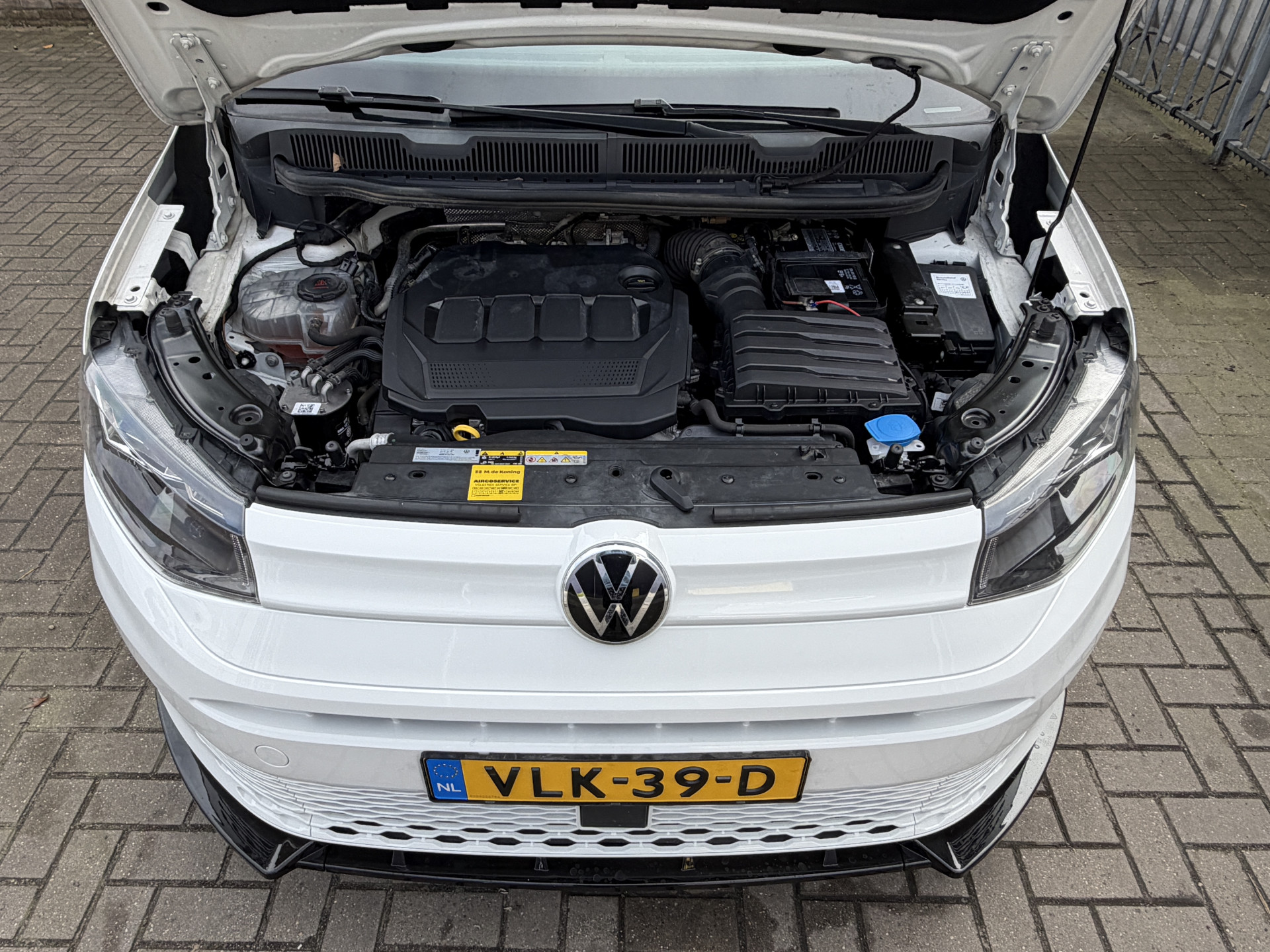 Foto van Volkswagen Caddy Modified Partition Wall