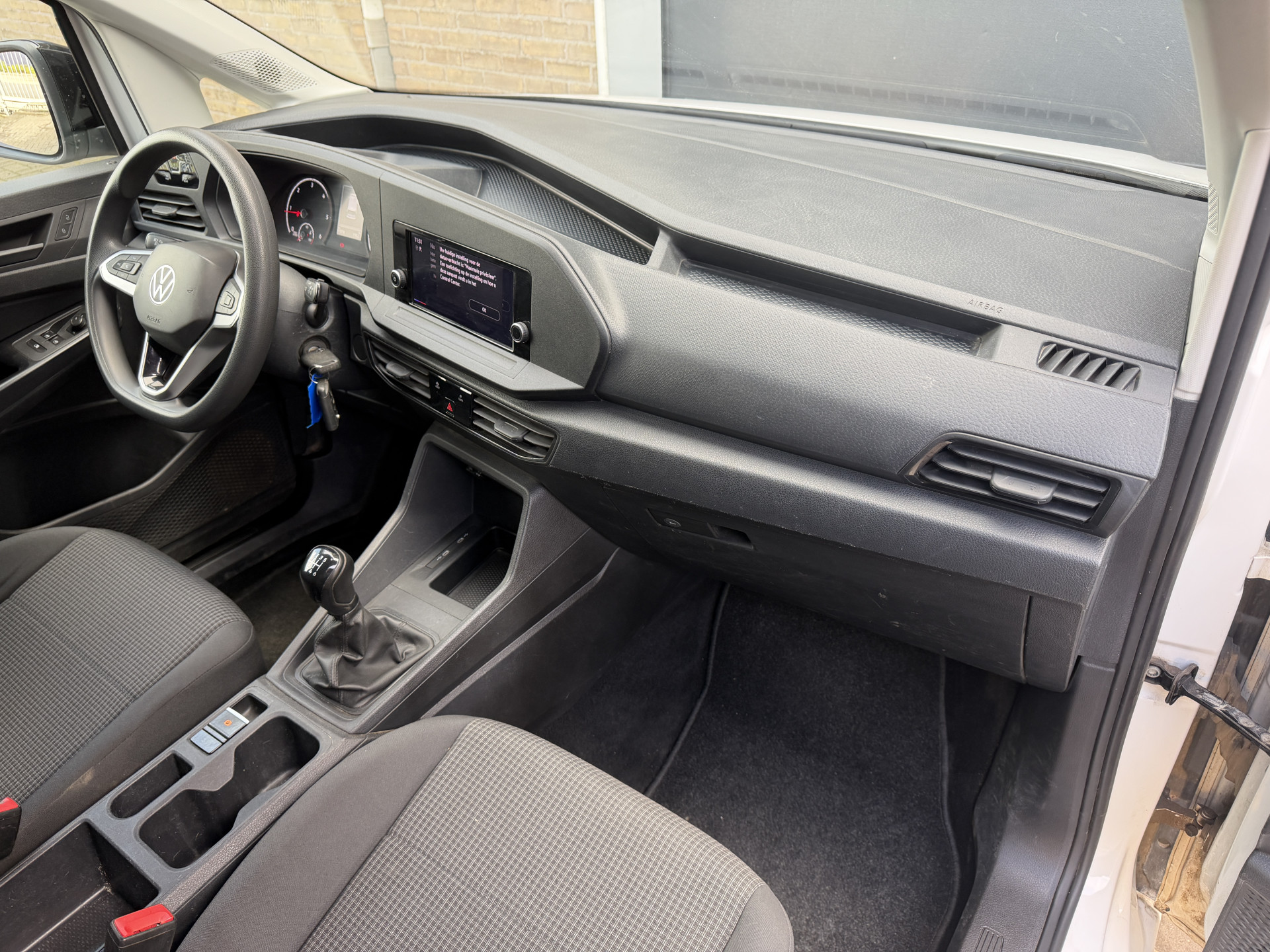 Foto van Volkswagen Caddy Modified Partition Wall
