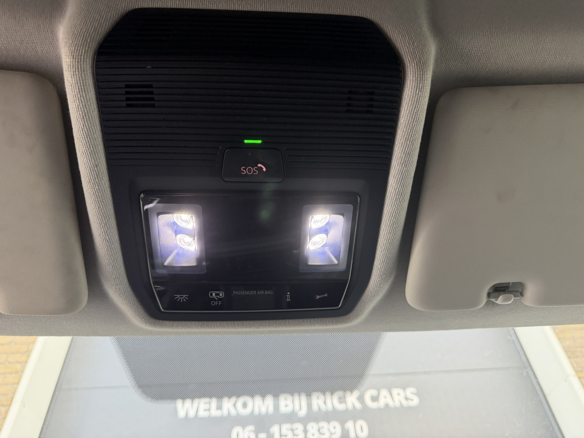 Foto van Volkswagen Caddy Modified Partition Wall