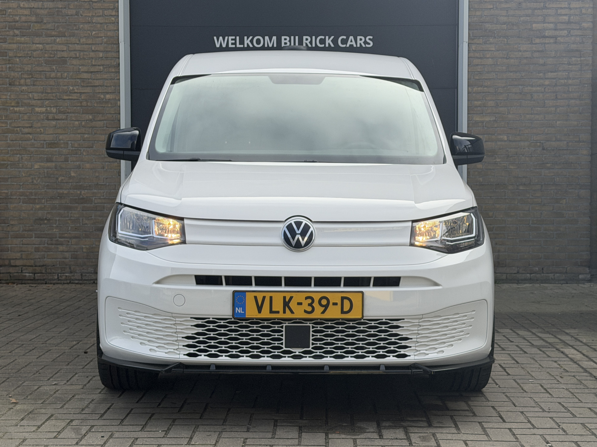 Foto van Volkswagen Caddy Modified Partition Wall