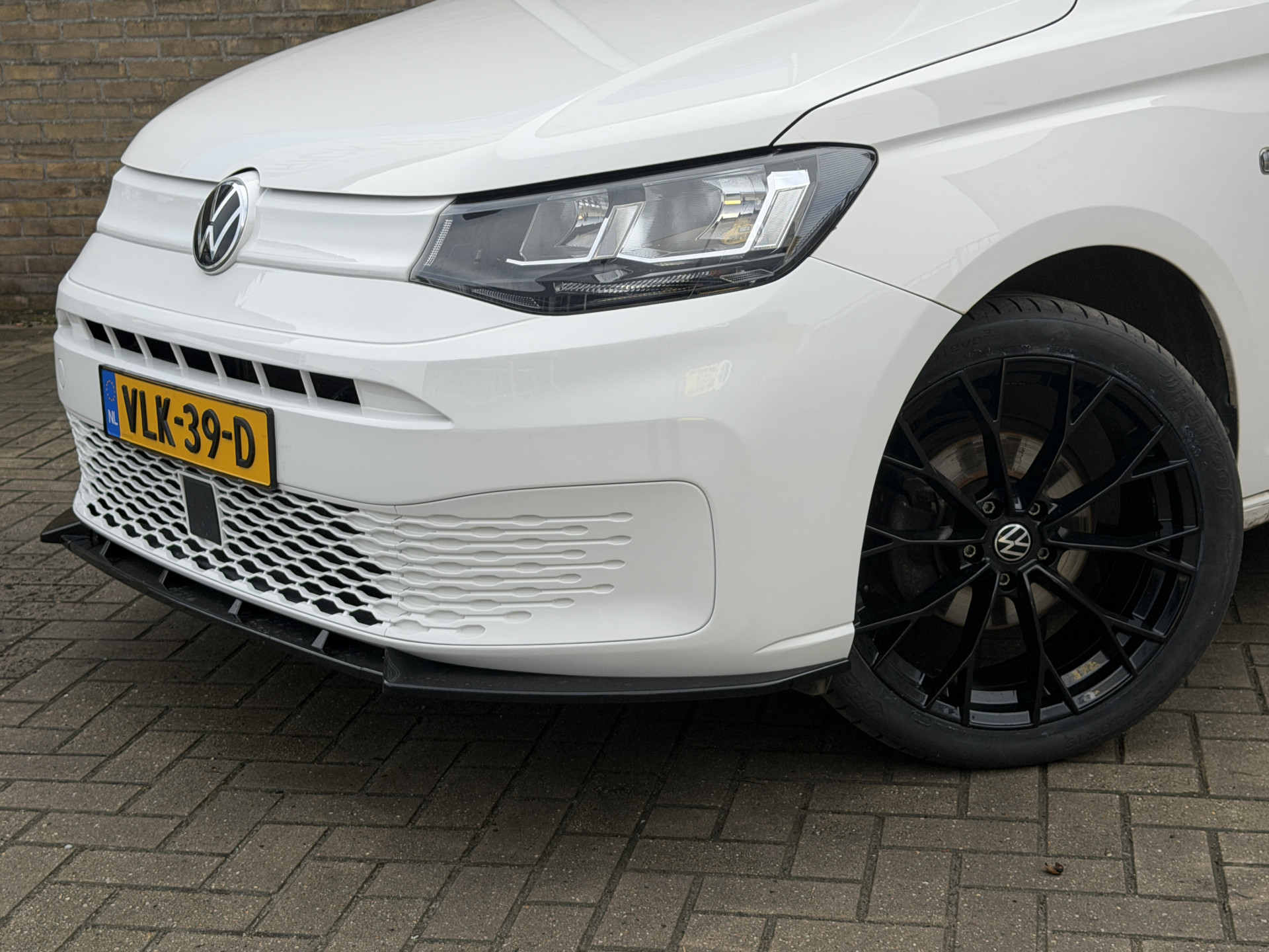 Foto van Volkswagen Caddy Modified Partition Wall