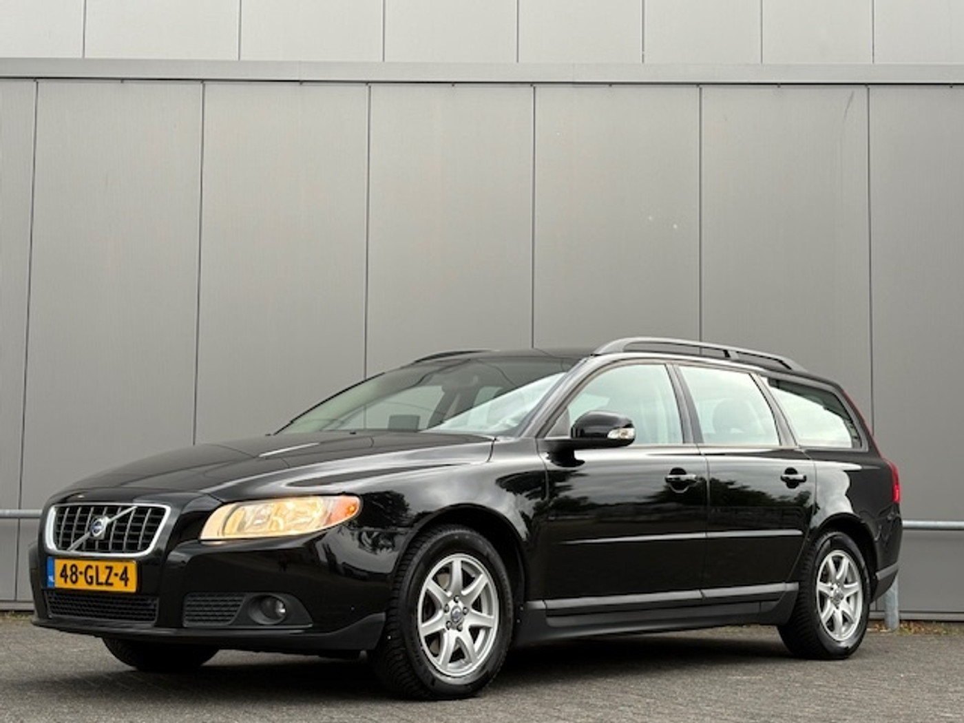 Volvo V70 2.0 Kinetic 2008 - voorkant