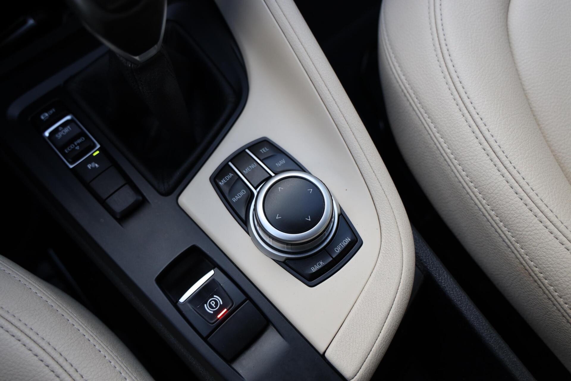 Foto van BMW X1 Sdrive18i