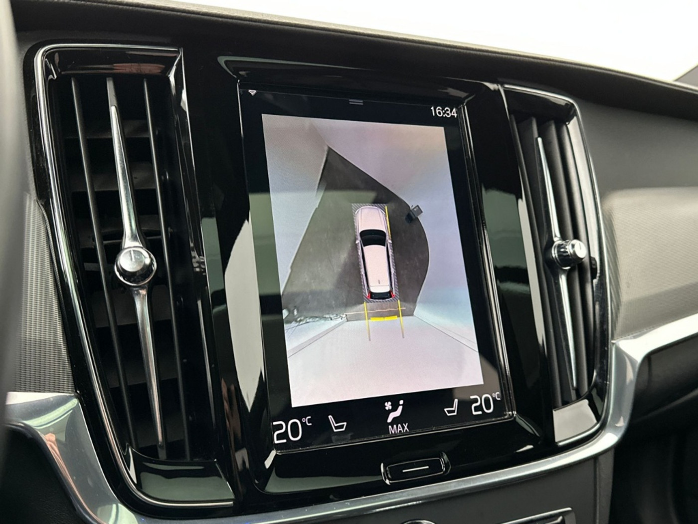 Foto van Volvo V90 T8 Twin Engine