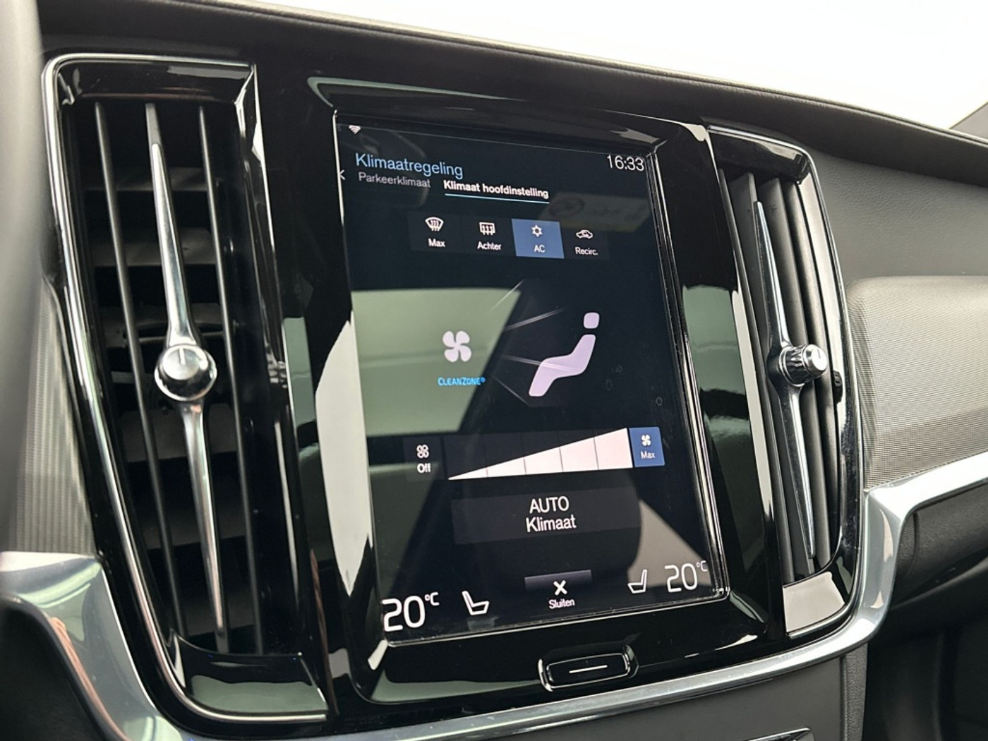 Foto van Volvo V90 T8 Twin Engine