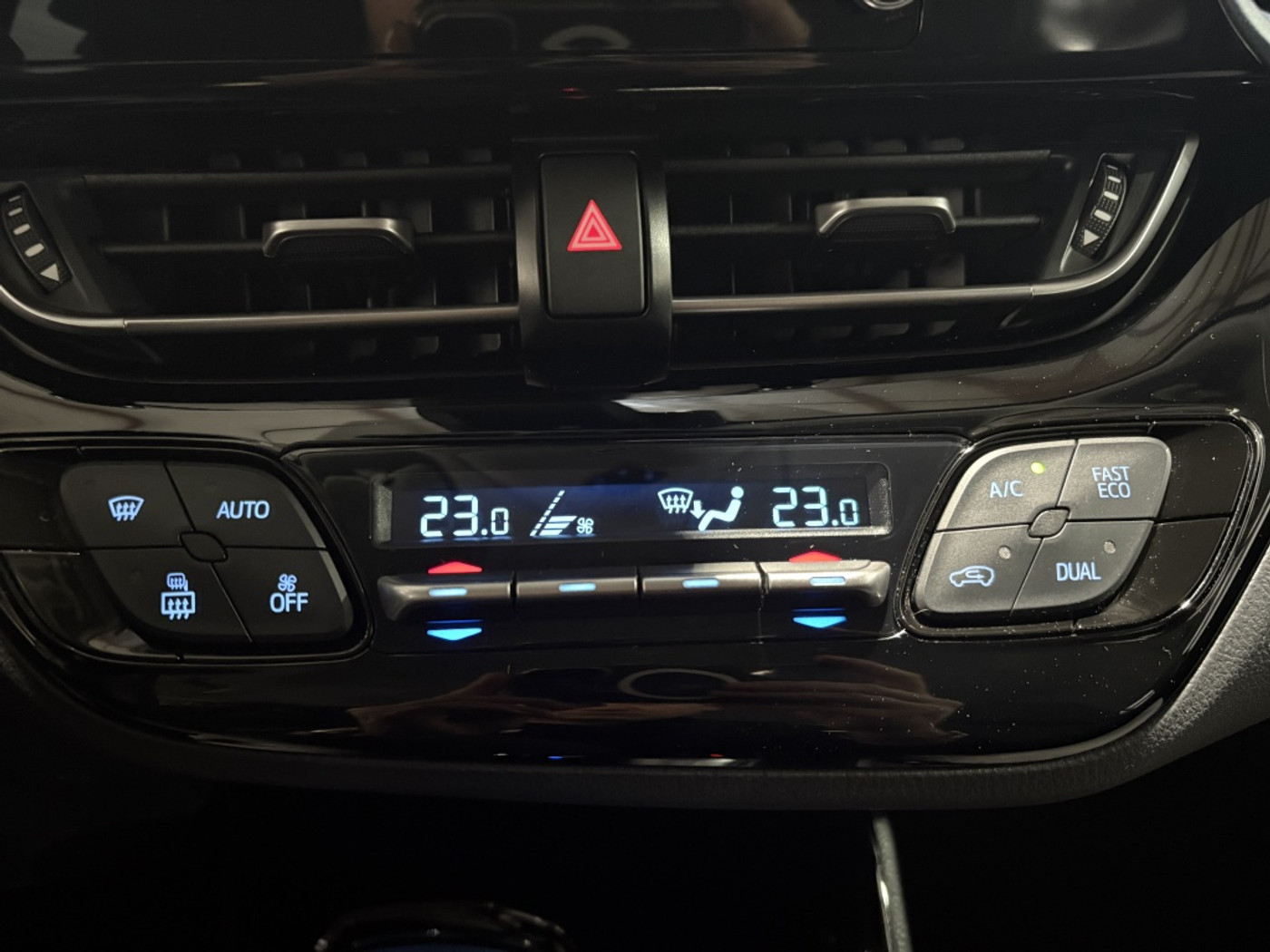 Foto van Toyota Toyota C-hr