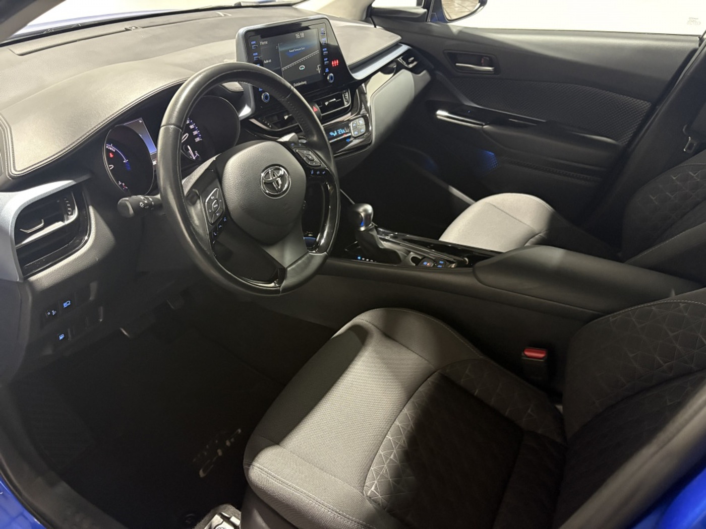 Foto van Toyota Toyota C-hr