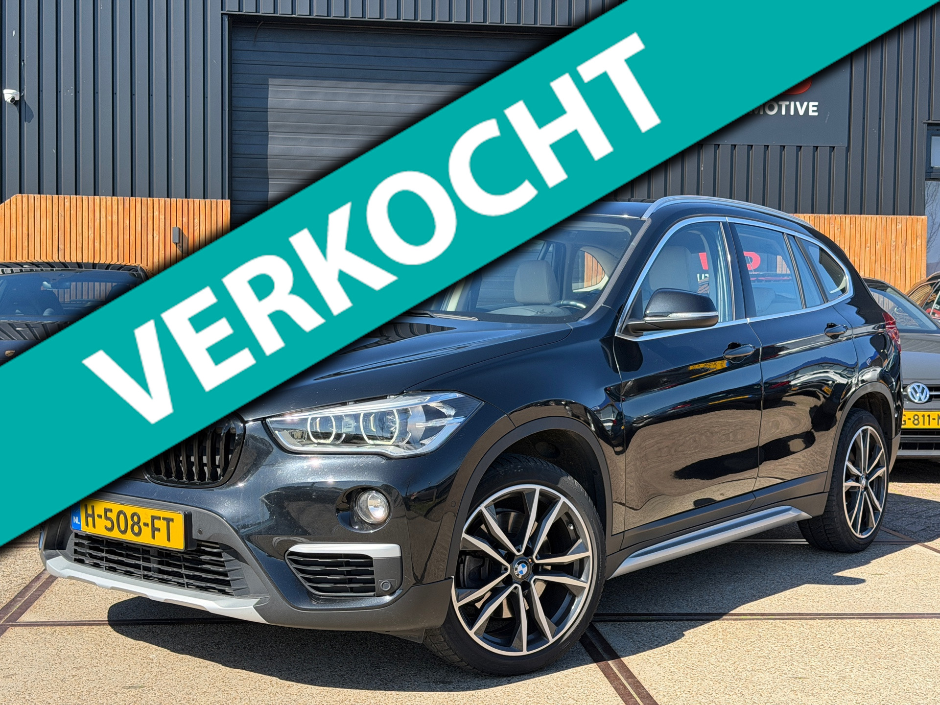 BMW X1 Xdrive20i XDrive20i Centennial High Executive Cruise Clima HUD LED Stoelverwarming volledig onderhouden. 2016 - voorkant