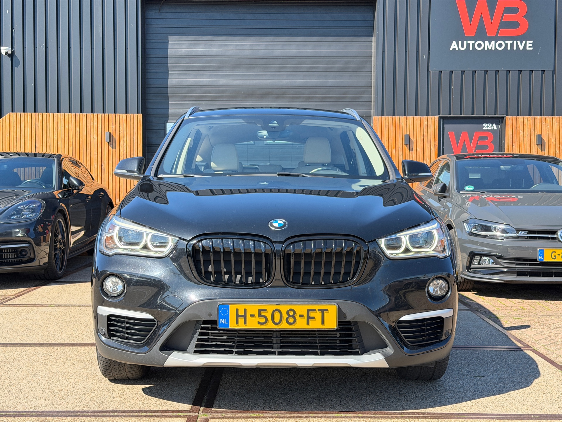 Foto van BMW X1 Xdrive20i