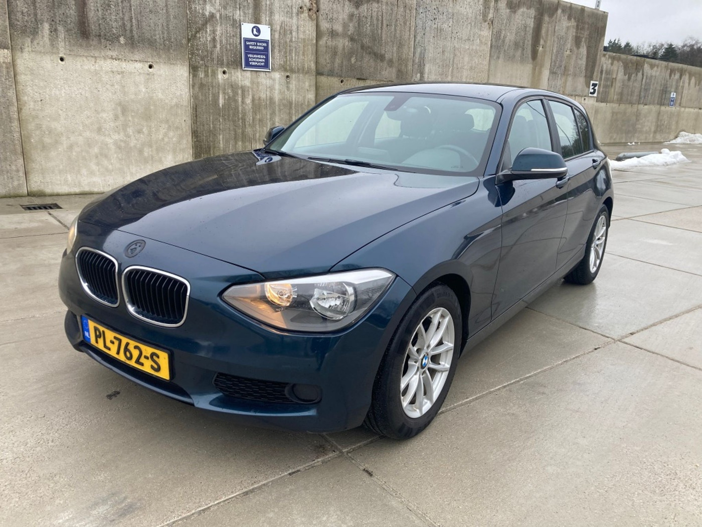 BMW 1er Reihe 116d Business+ 2012 - voorkant
