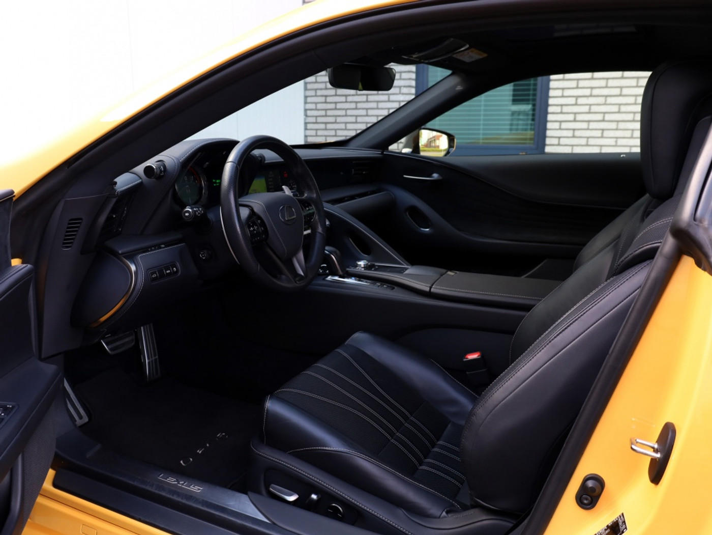 Foto van Lexus Lexus Lc500h