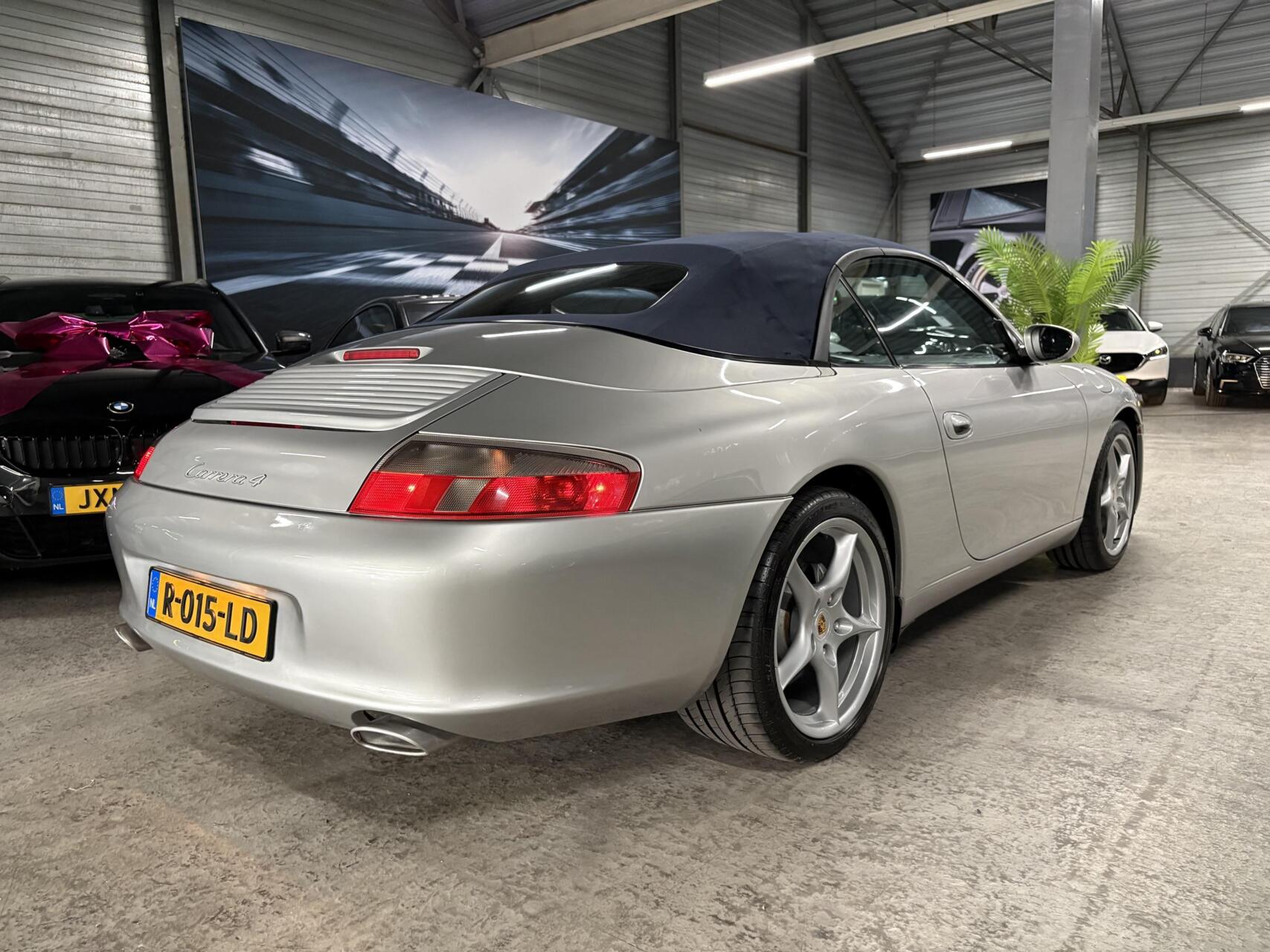 Foto van Porsche 911 Carrera 4