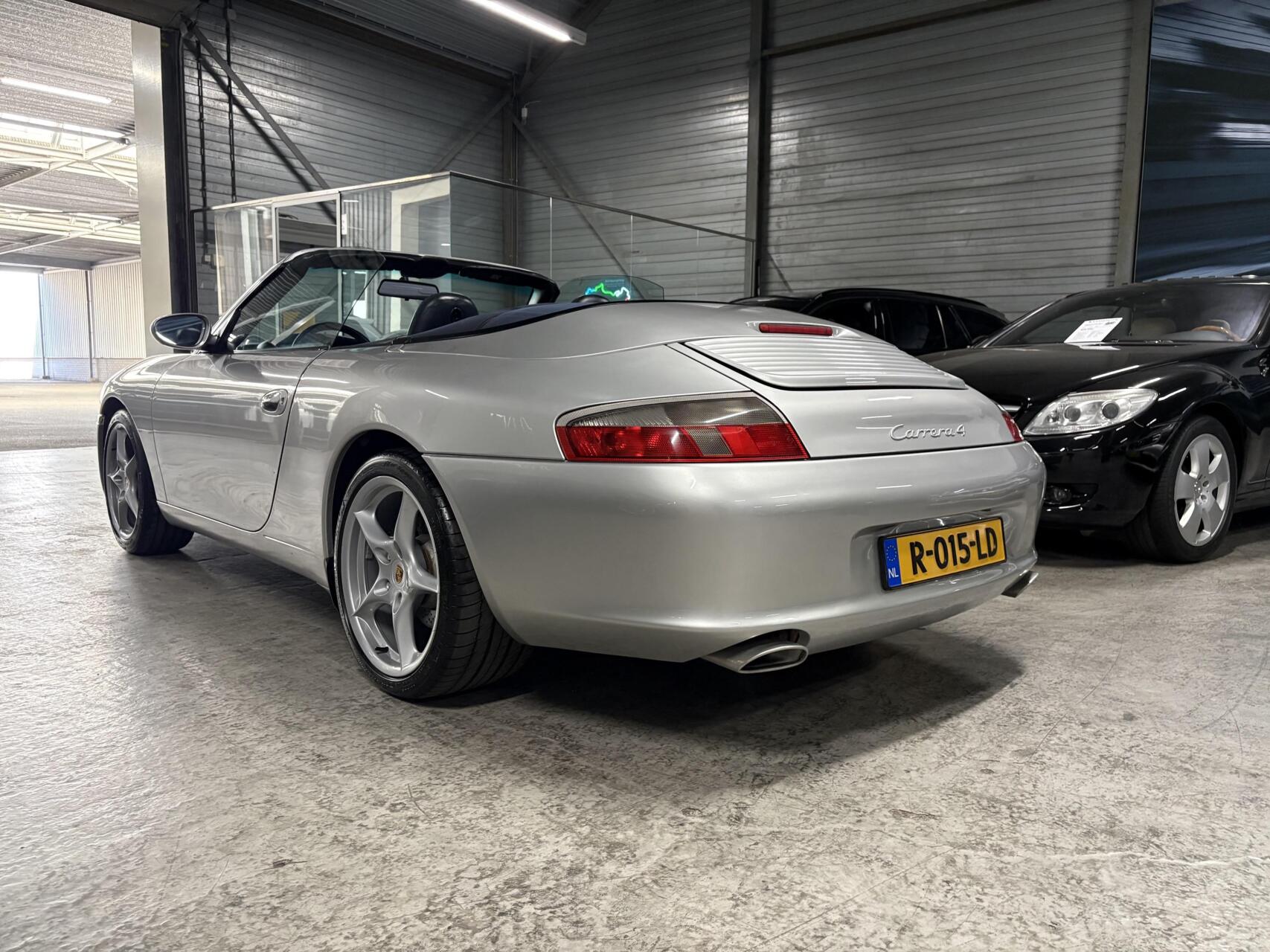 Foto van Porsche 911 Carrera 4