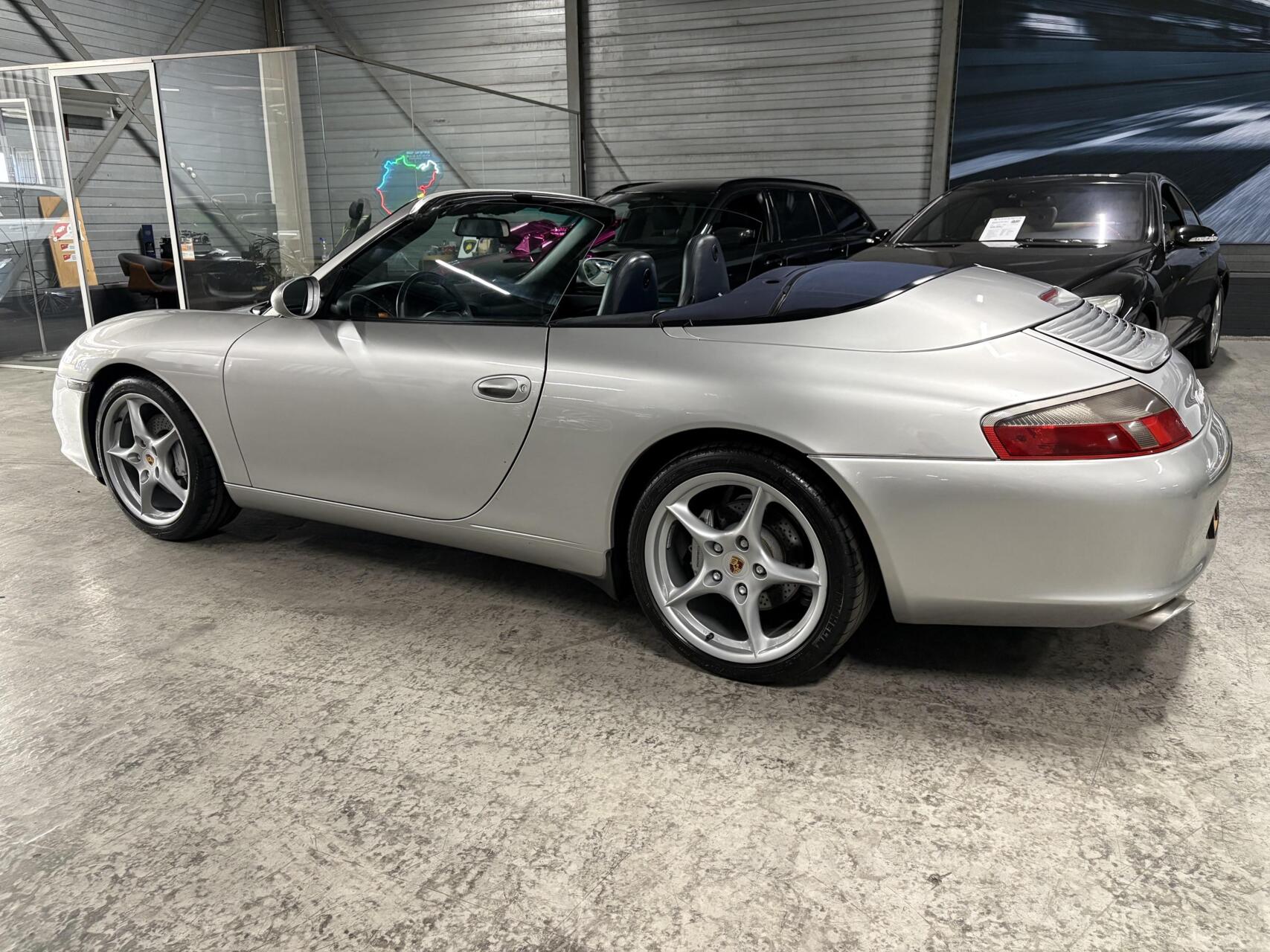 Foto van Porsche 911 Carrera 4