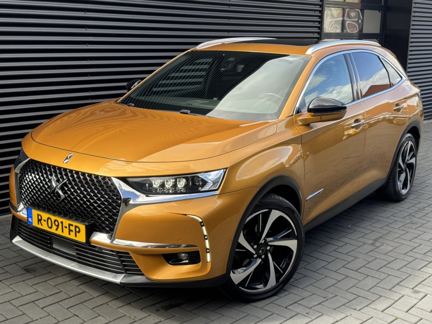 DS DS 7 Crossback 1.6 PT La Premiere| OPERA| FULL OPTIE| PANO| GOUD 2019 - voorkant