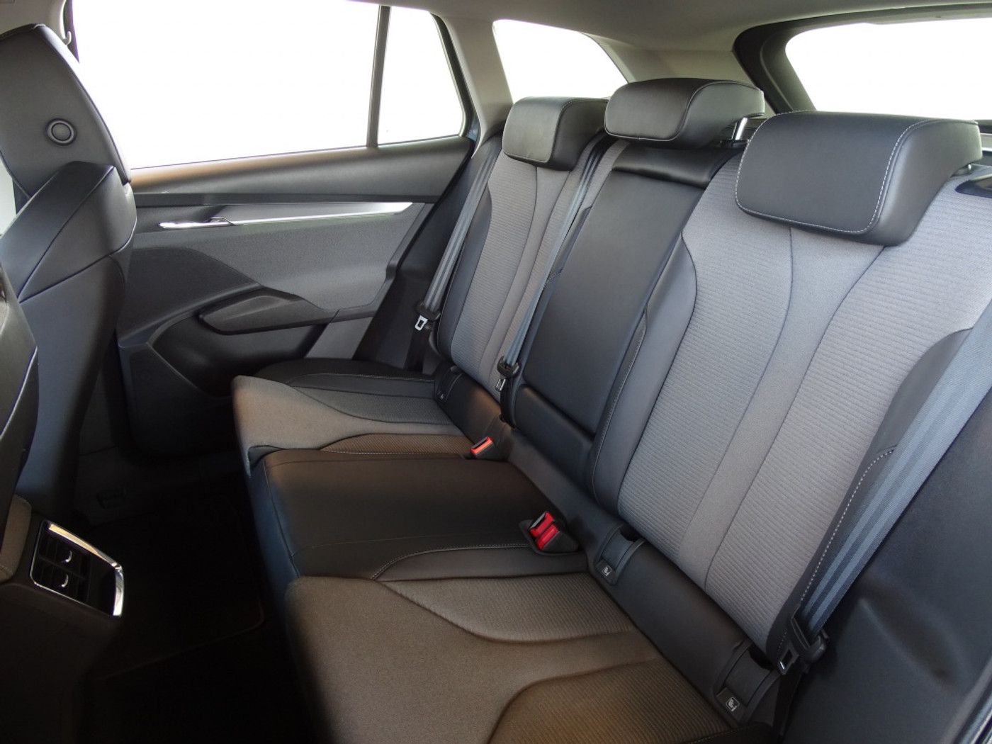 Foto van Skoda Enyaq 50