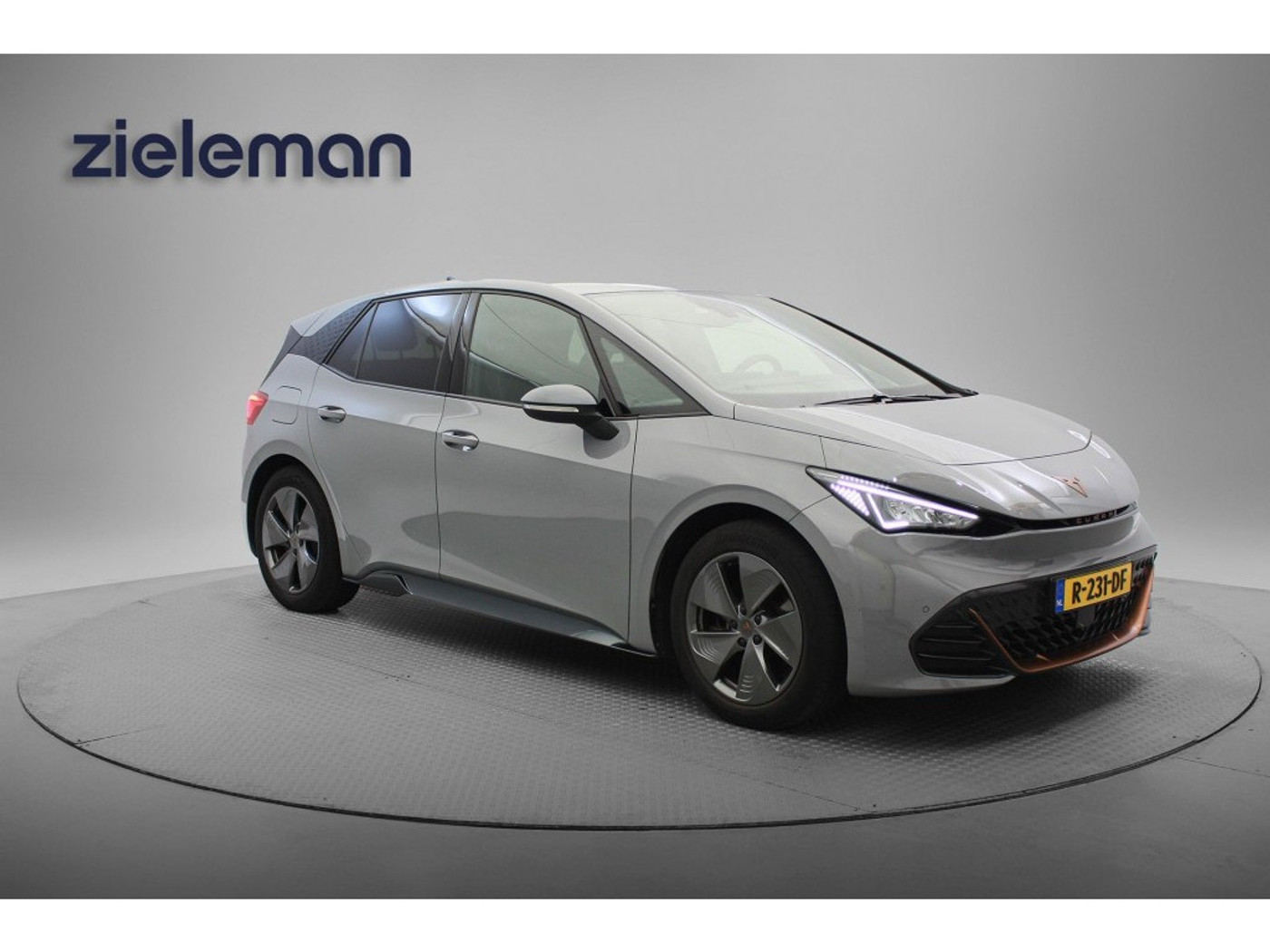 Cupra Born Business 62 kWh - Carplay, Camera, Stoel/Stuur verwarm. SOH 89% 2022 - voorkant