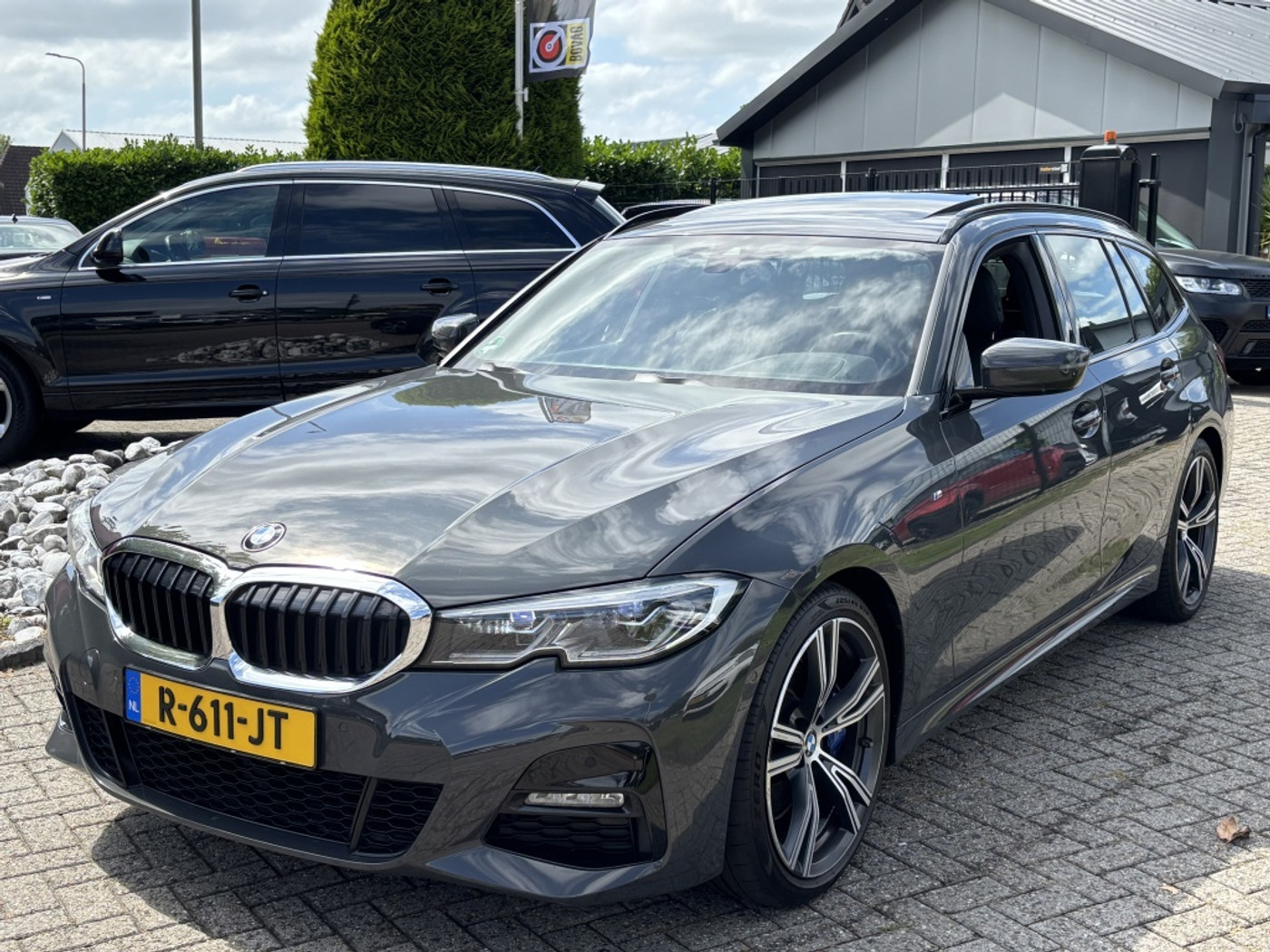 BMW 330d 330D High Executive M-Pakket 2021 Panodak 2021 - voorkant