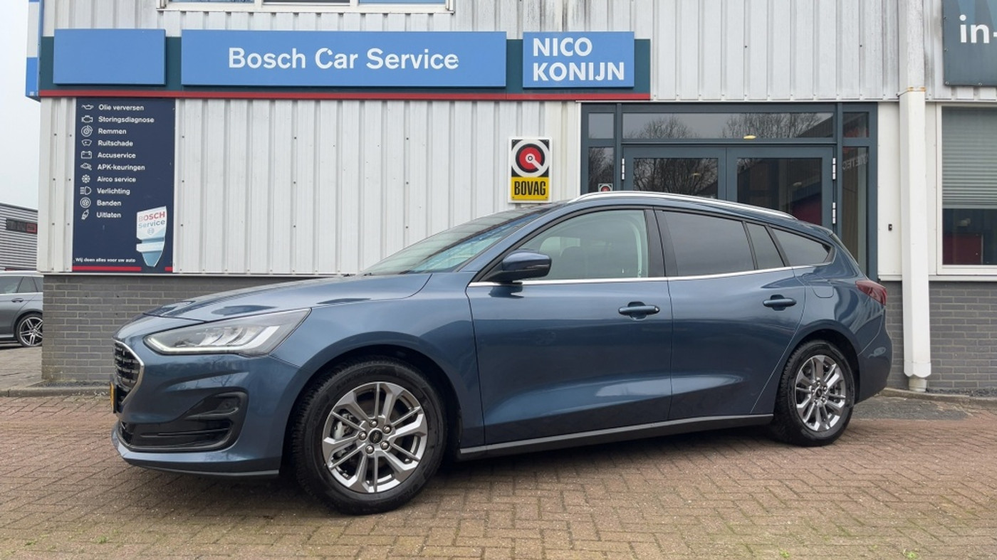Ford Focus 1.0 EBH Hybride Titanium 2022 - voorkant