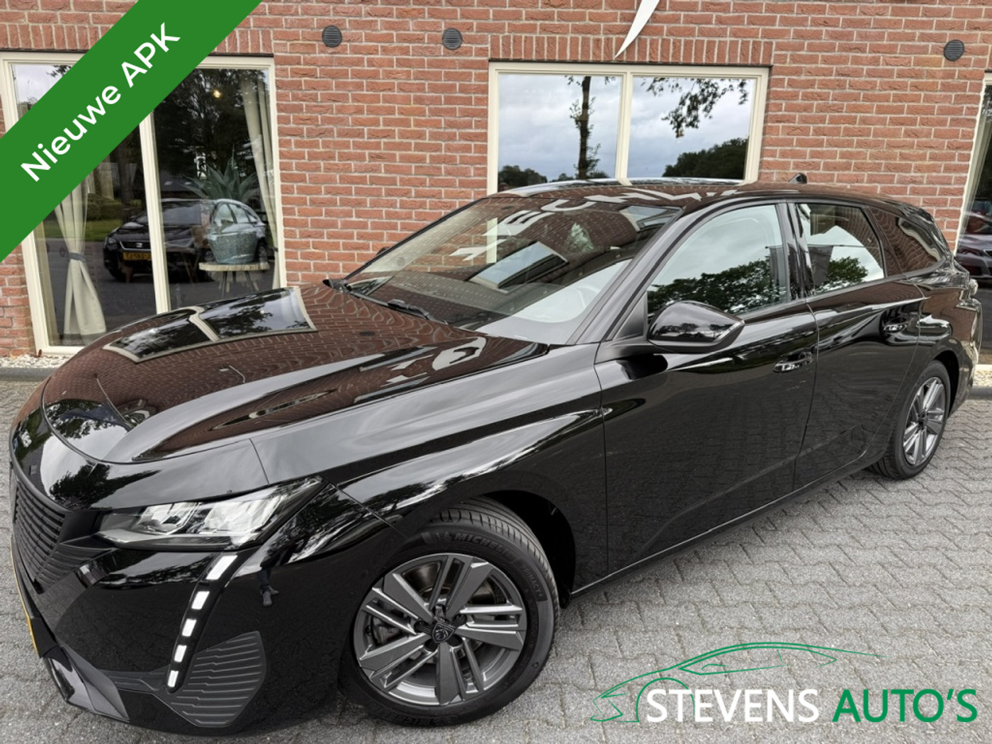 Peugeot 308 1.2 PT Act. Pack Bns NAVI / CARPLAY / ANDROID / DAB+ / CLIMA / C 2022 - voorkant