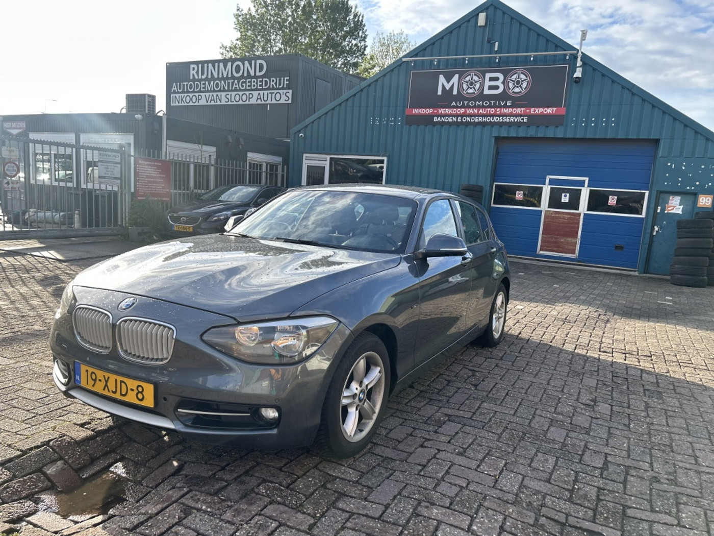 BMW 1er Reihe 118d High Executive 2011 - voorkant