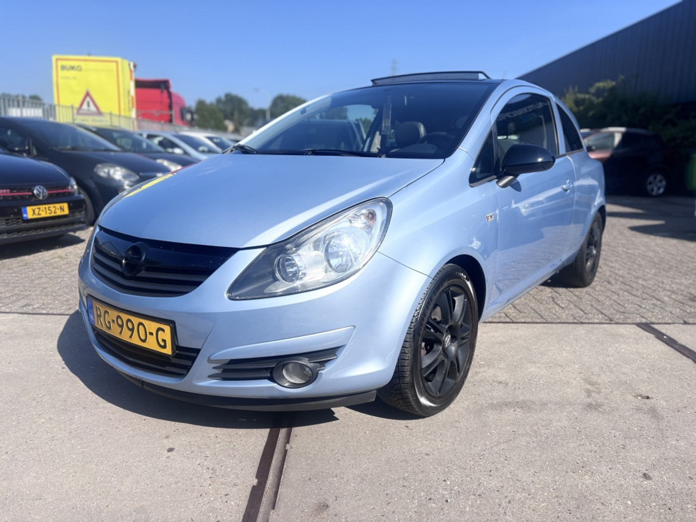 Opel Corsa 1.2-16V Sport PANO!AIRCO! 2009 - voorkant